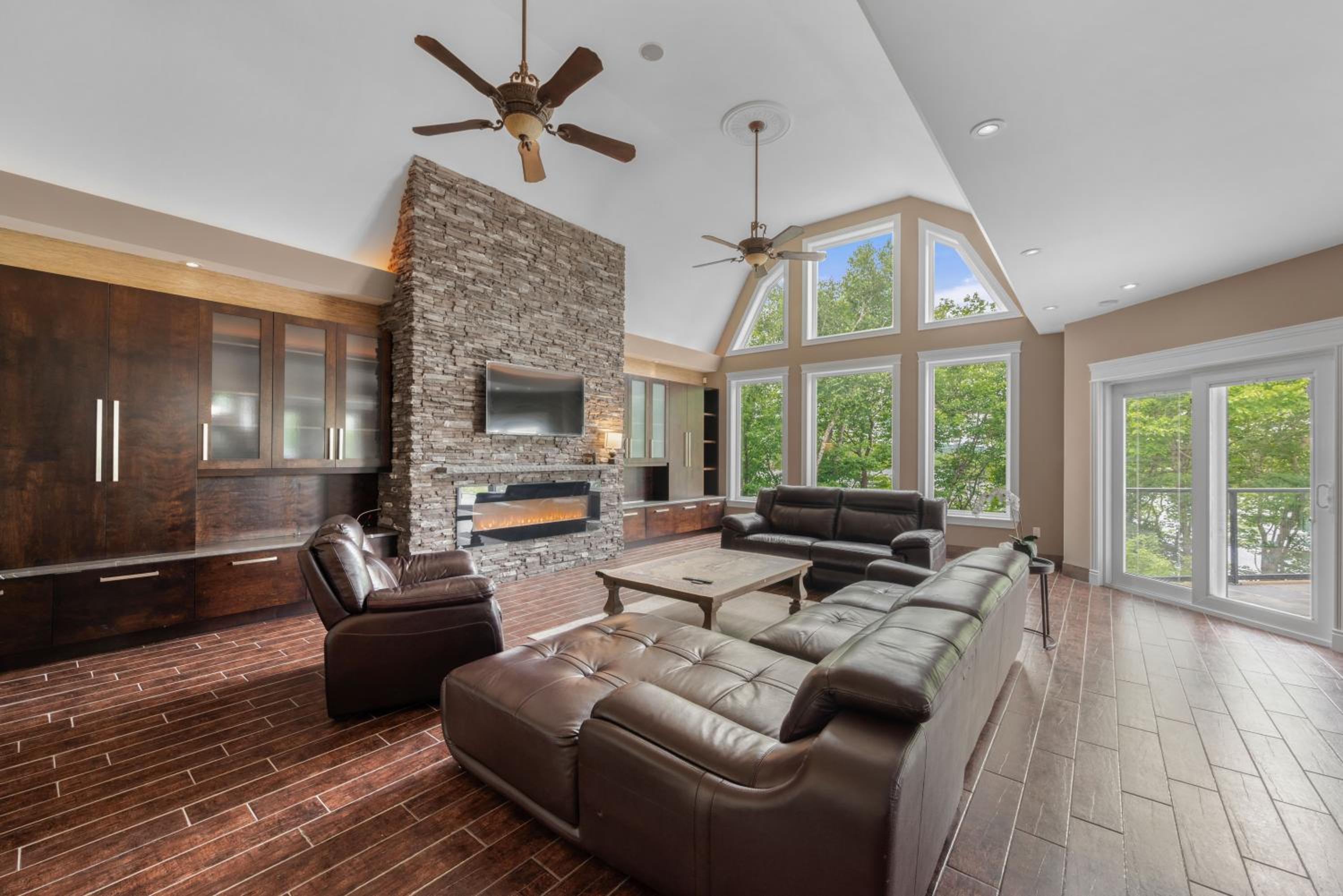 Tranquil Chateau on Moody Lake
