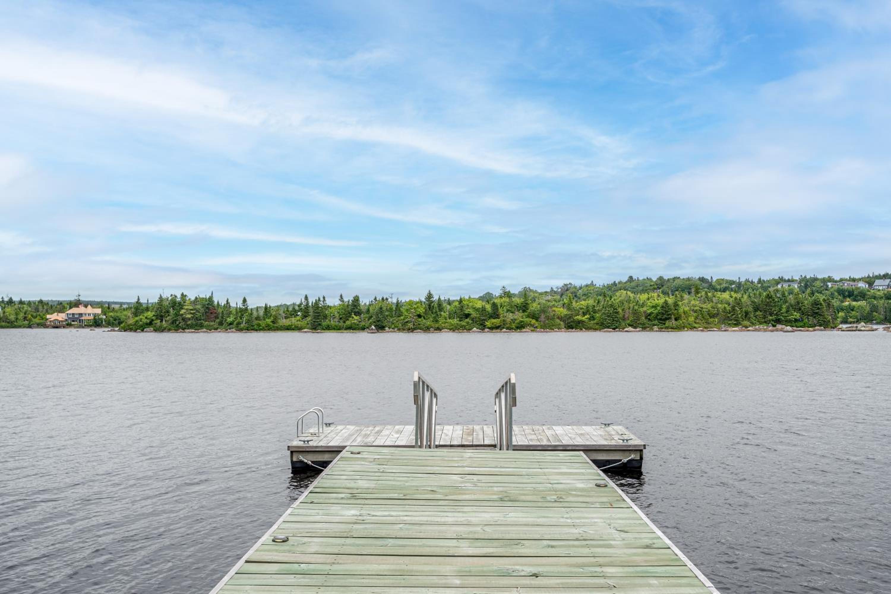 Tranquil Chateau on Moody Lake
