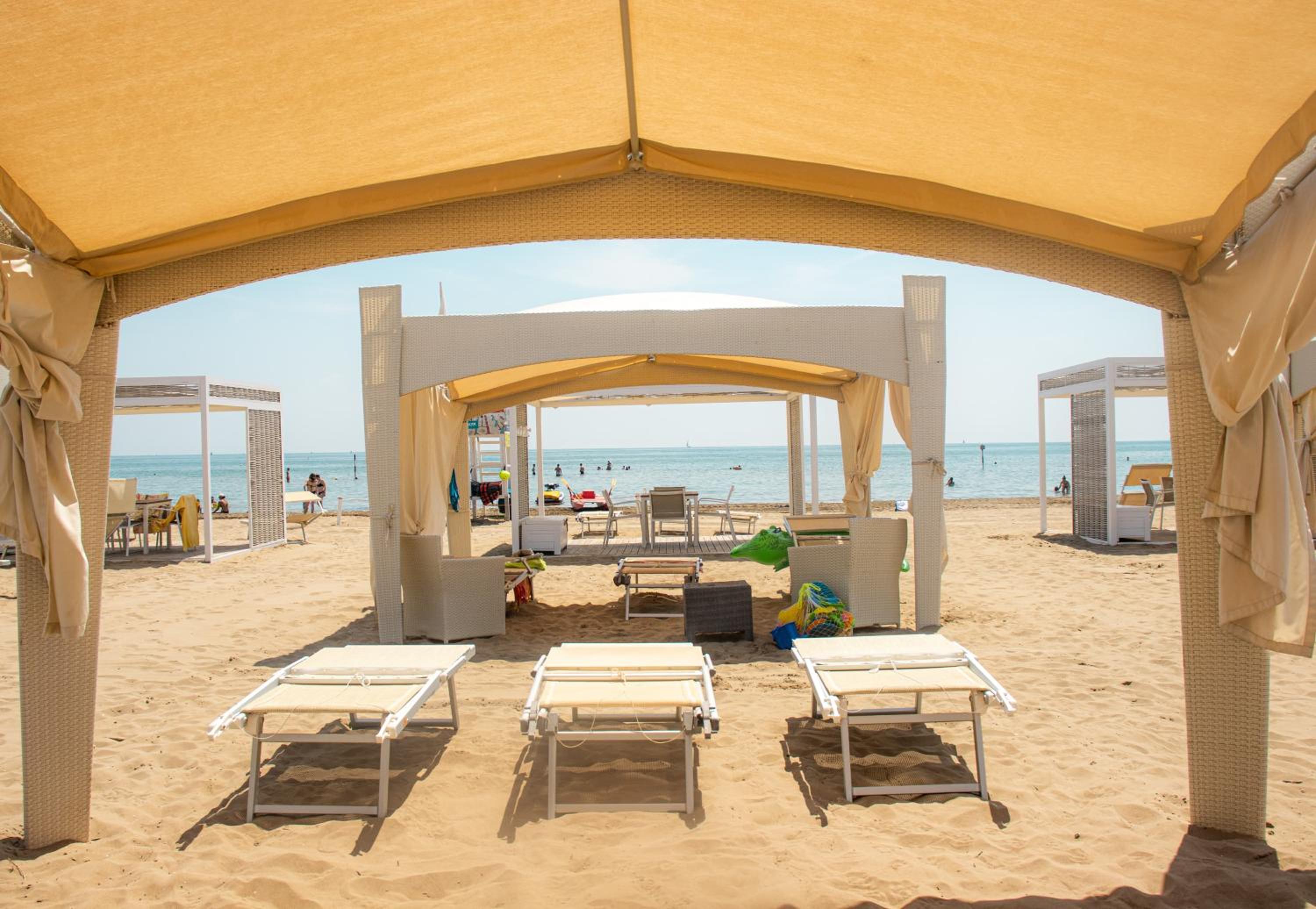 100 m from the beach with CABANA and JACUZZI included view 4