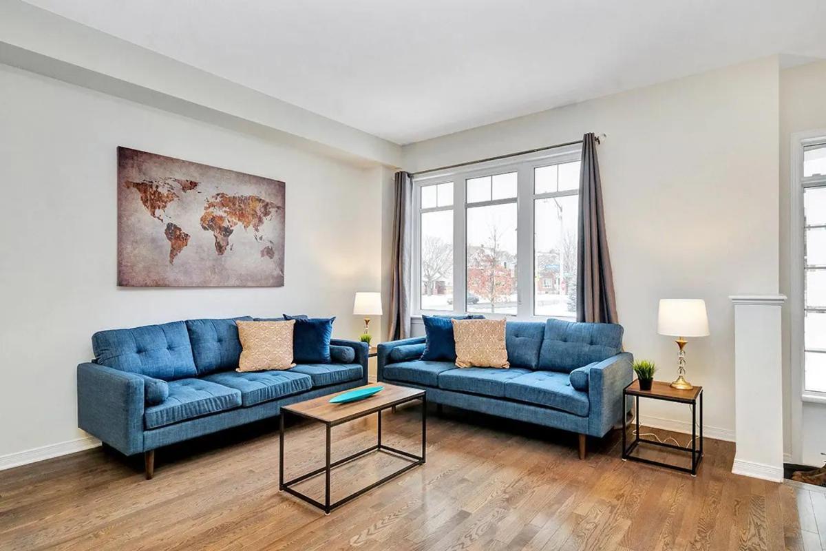Modern Townhome Near Ottawa Attractions
