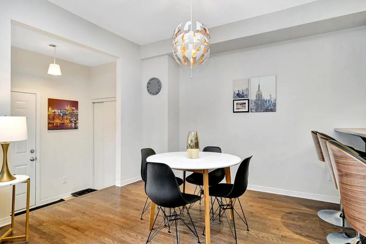 Modern Townhome Near Ottawa Attractions