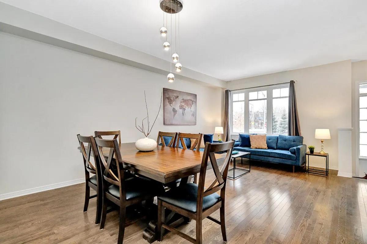 Modern Townhome Near Ottawa Attractions
