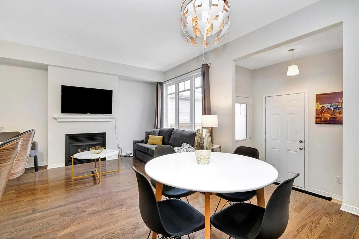 Modern Townhome Near Ottawa Attractions