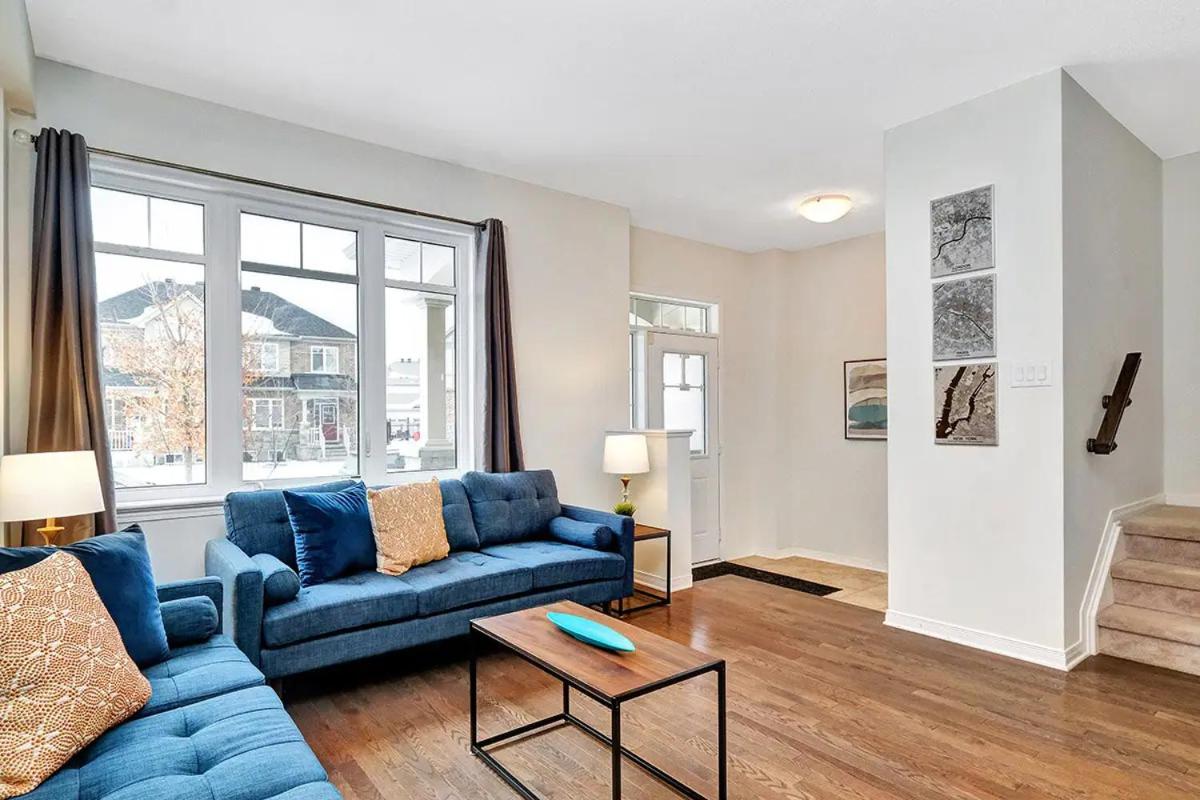 Modern Townhome Near Ottawa Attractions
