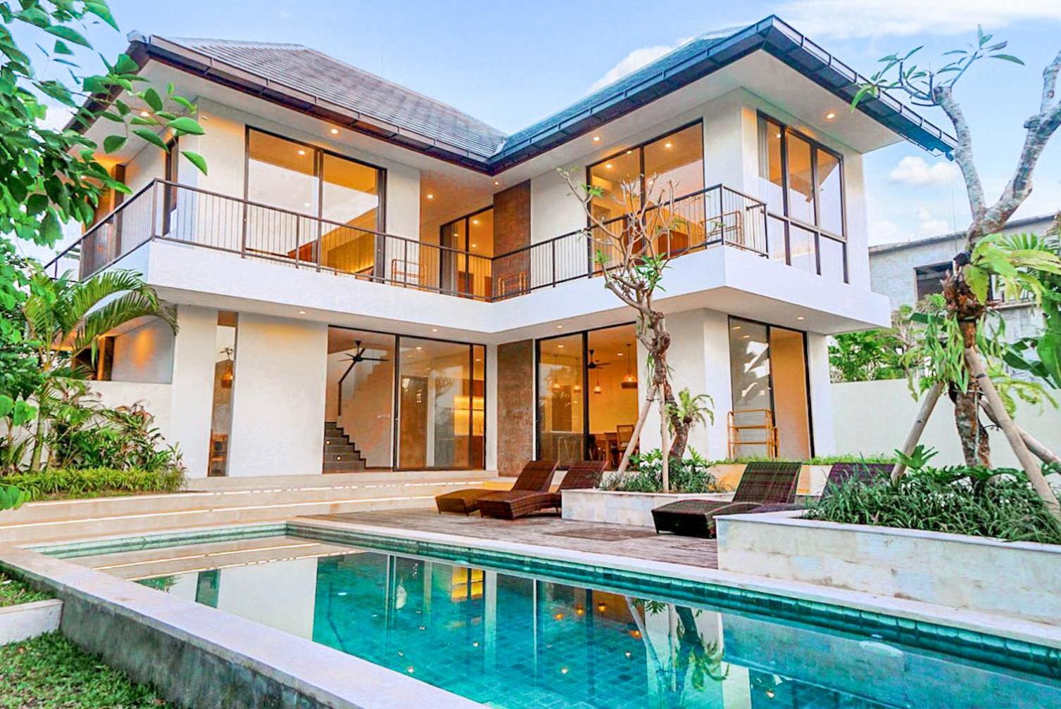 Luxury 3-Bedroom Designer Villa with private Pool in Canggu