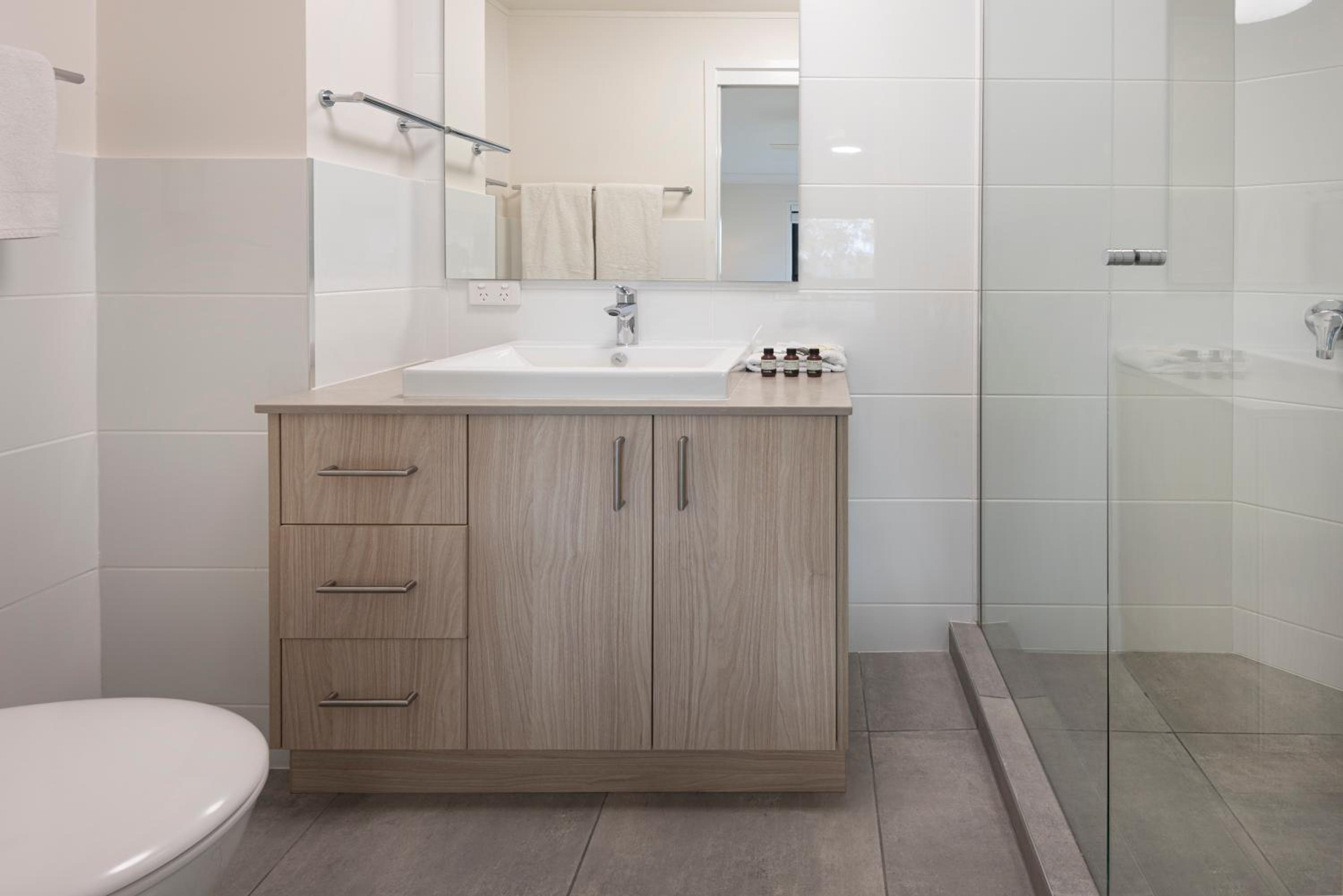 Oasis Apartments on Hamilton Island by HIHA