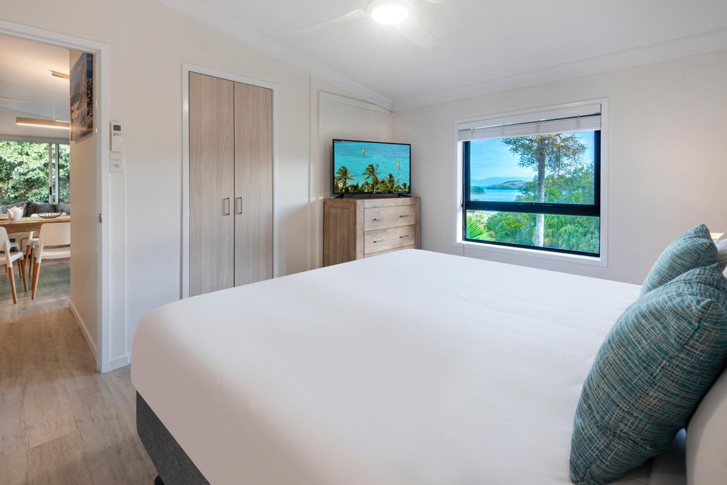 Oasis Apartments on Hamilton Island by HIHA