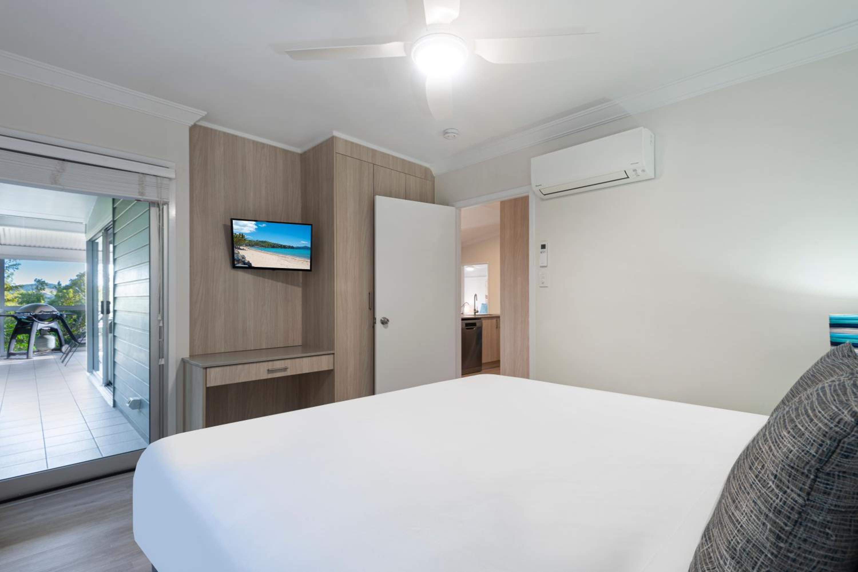 Oasis Apartments on Hamilton Island by HIHA
