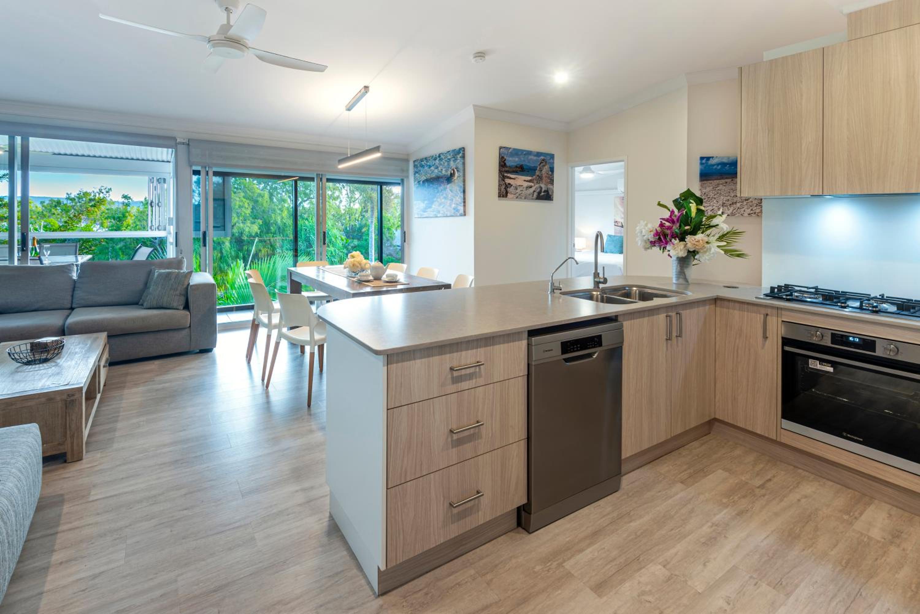 Oasis Apartments on Hamilton Island by HIHA