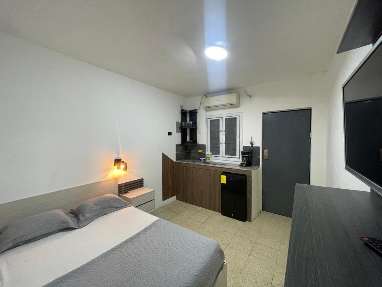 Daniel Suite