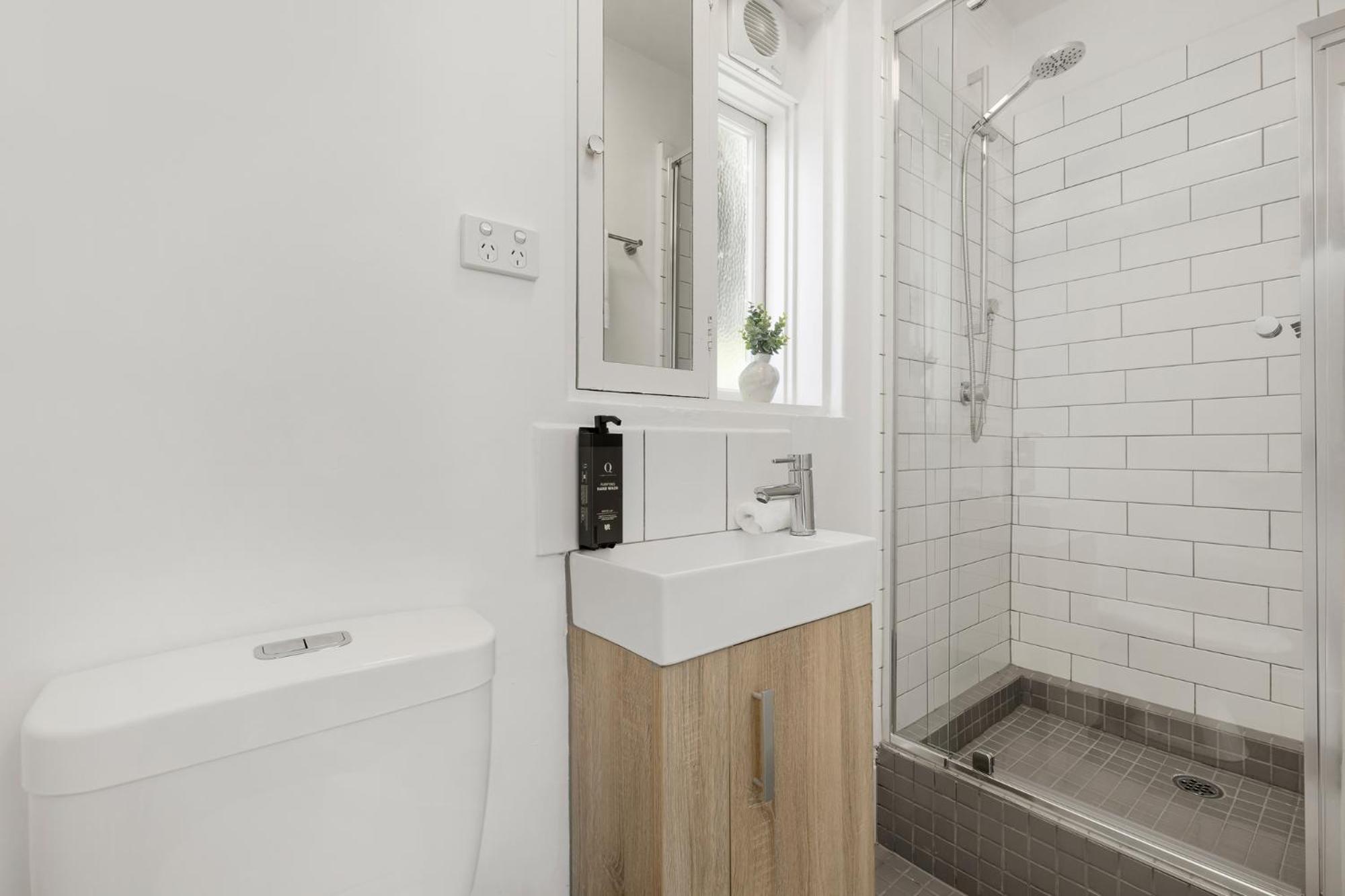 Windsor Apartments by Urban Rest