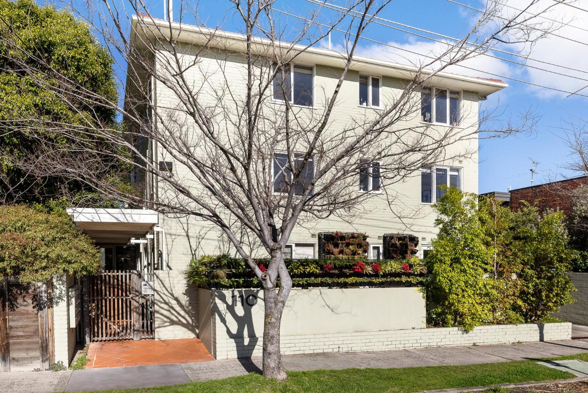 Windsor Apartments by Urban Rest