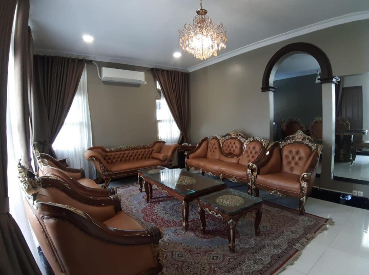 Villa puncak bogor at kota bunga 5 kamar tidur with privat pool indor view 4