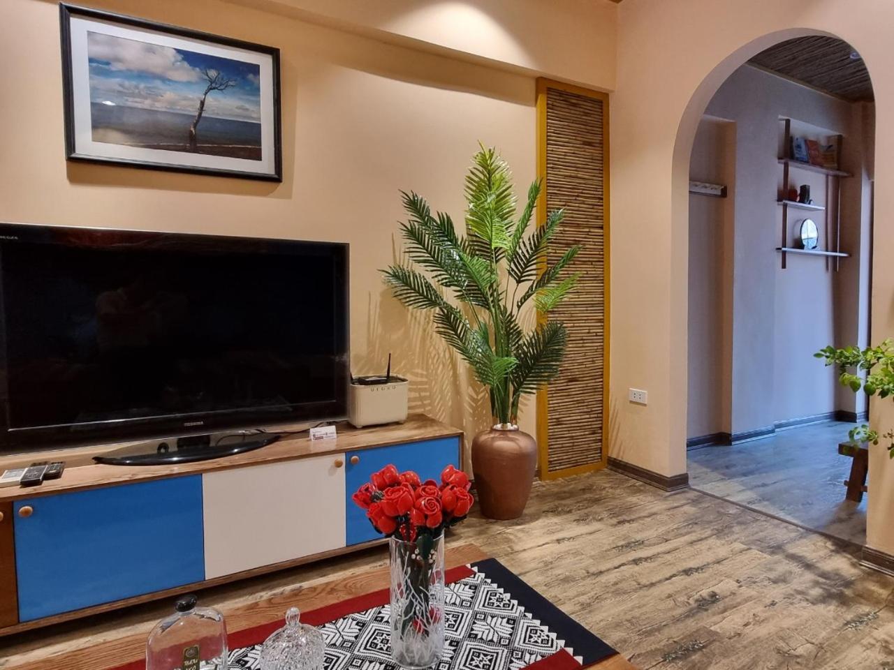 Quiet Private Apartment, 5' to Hoan Kiem Lake, 2 Balconies, 1 Bedroom, Free WIFI - NETFLIX, Zeit Home 506