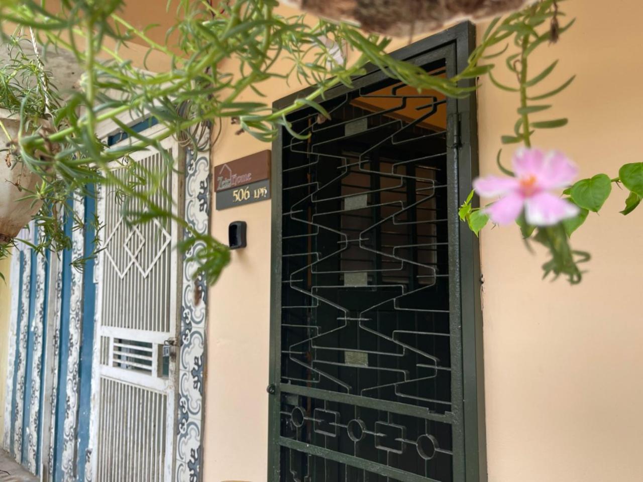 Quiet Private Apartment, 5' to Hoan Kiem Lake, 2 Balconies, 1 Bedroom, Free WIFI - NETFLIX, Zeit Home 506