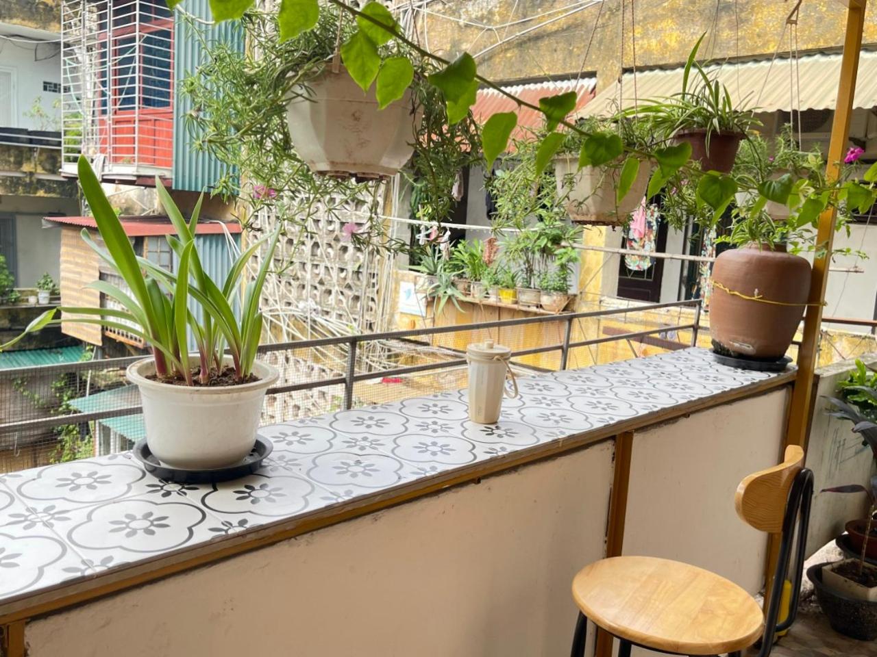 Quiet Private Apartment, 5' to Hoan Kiem Lake, 2 Balconies, 1 Bedroom, Free WIFI - NETFLIX, Zeit Home 506