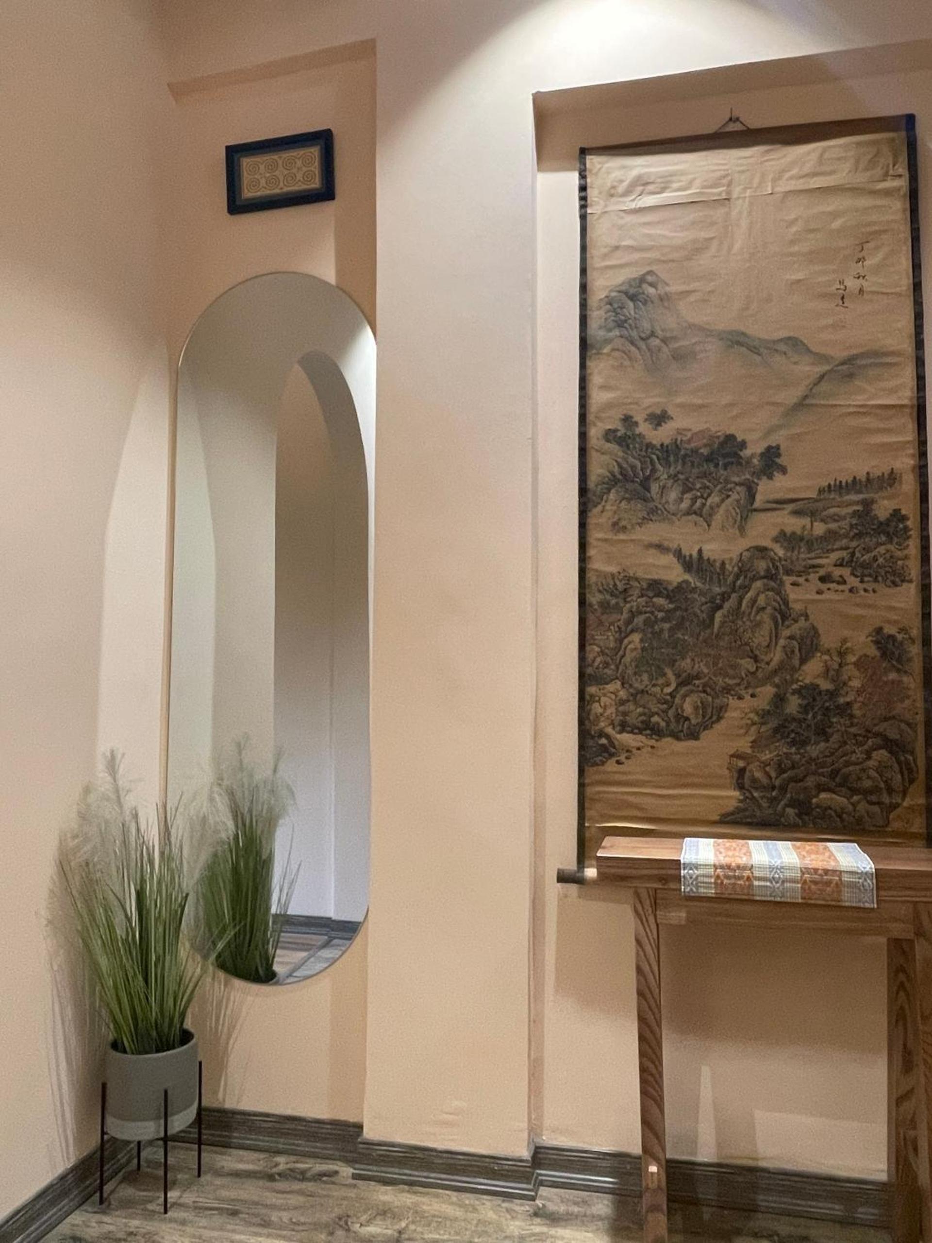 Quiet Private Apartment, 5' to Hoan Kiem Lake, 2 Balconies, 1 Bedroom, Free WIFI - NETFLIX, Zeit Home 506