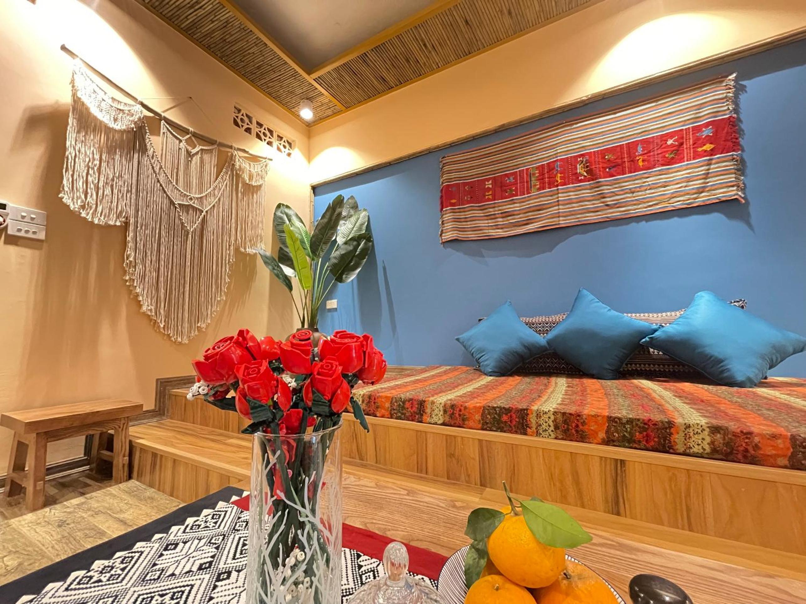 Quiet Private Apartment, 5' to Hoan Kiem Lake, 2 Balconies, 1 Bedroom, Free WIFI - NETFLIX, Zeit Home 506