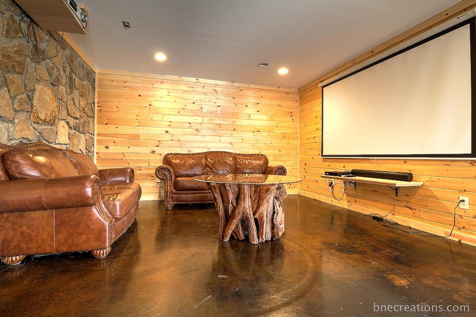 Bear Necessities, Luxury 5bd MTN VIEWS, hot tub, many bear sightings view 4