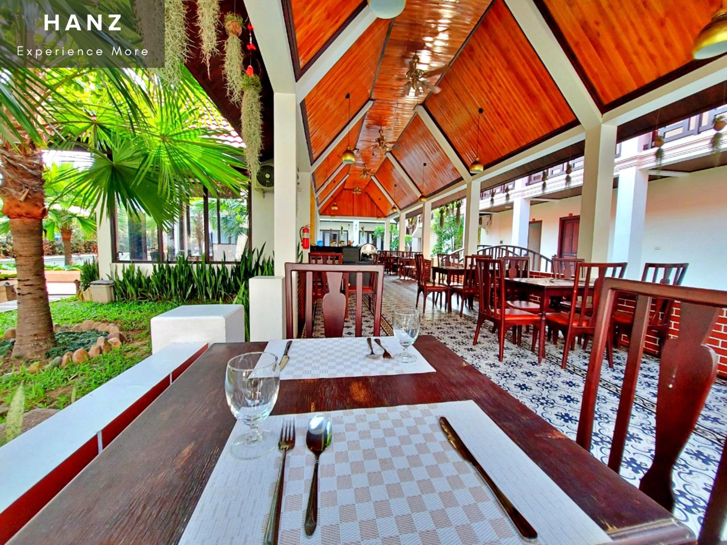 Sunrise Garden House MekongRiver Luang Prabang view 5