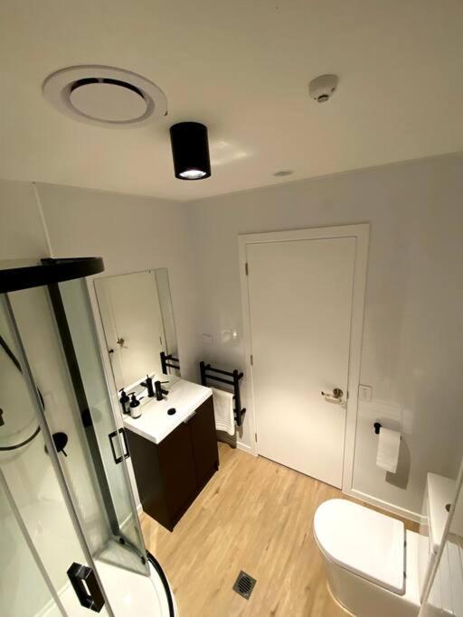 1Brd Apt in Central Queenstown view 4