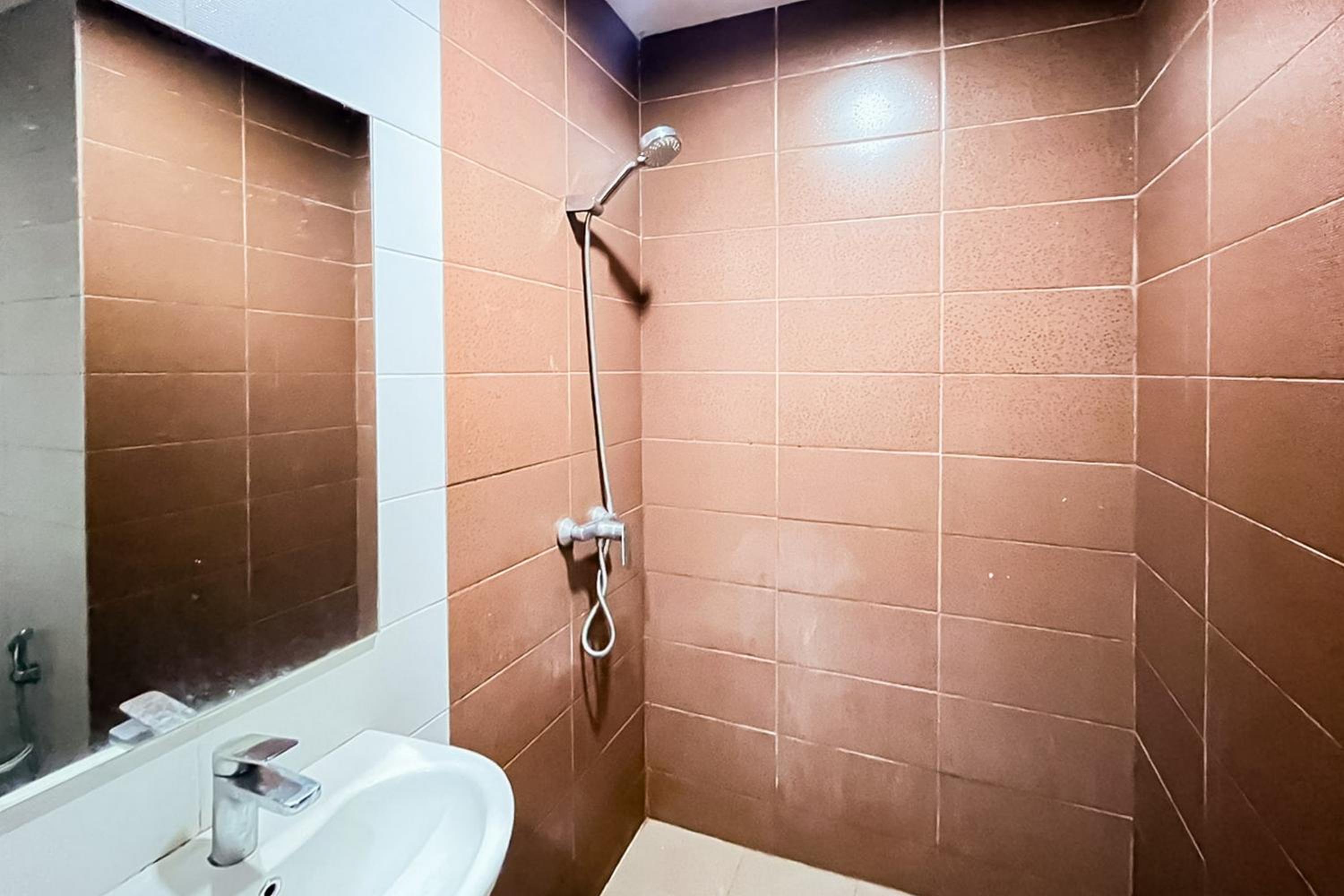 RedLiving Apartemen Puri Orchard - Millenial Room Tower Orange view 3