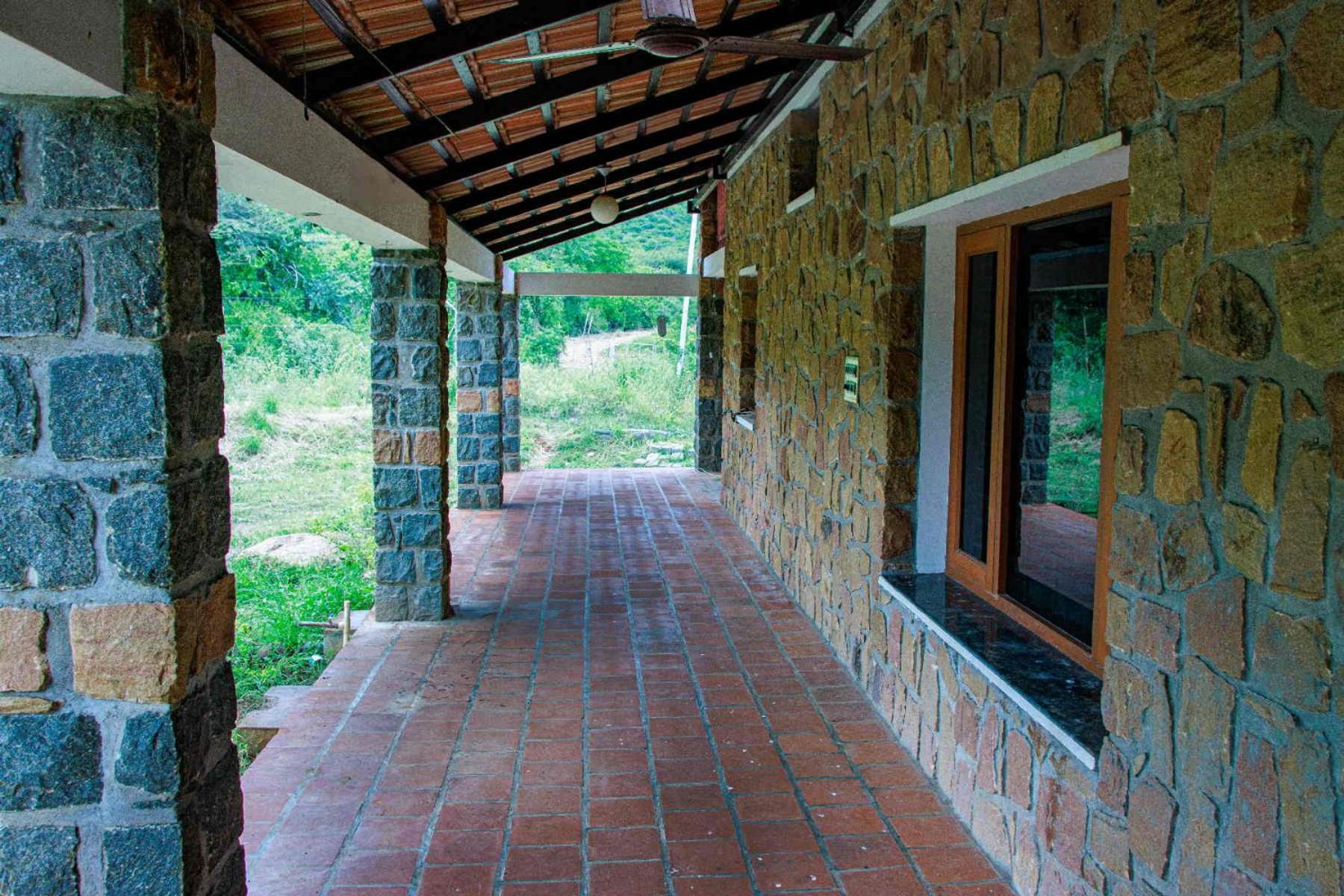 Kudhiraipannai Bungalow