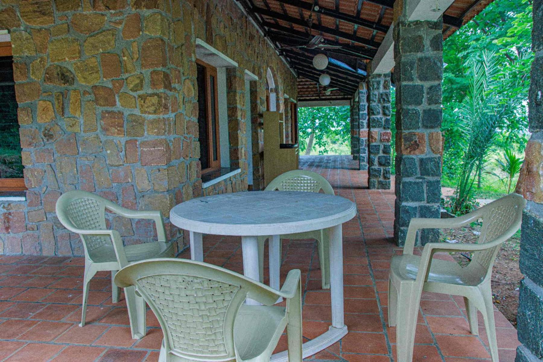 Kudhiraipannai Bungalow