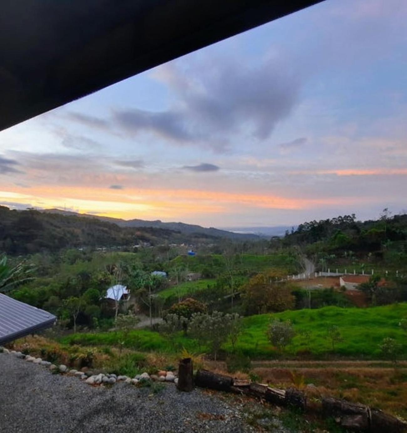 CANTO DEL RIO-Rivas- vista a la montaña- tranquilo