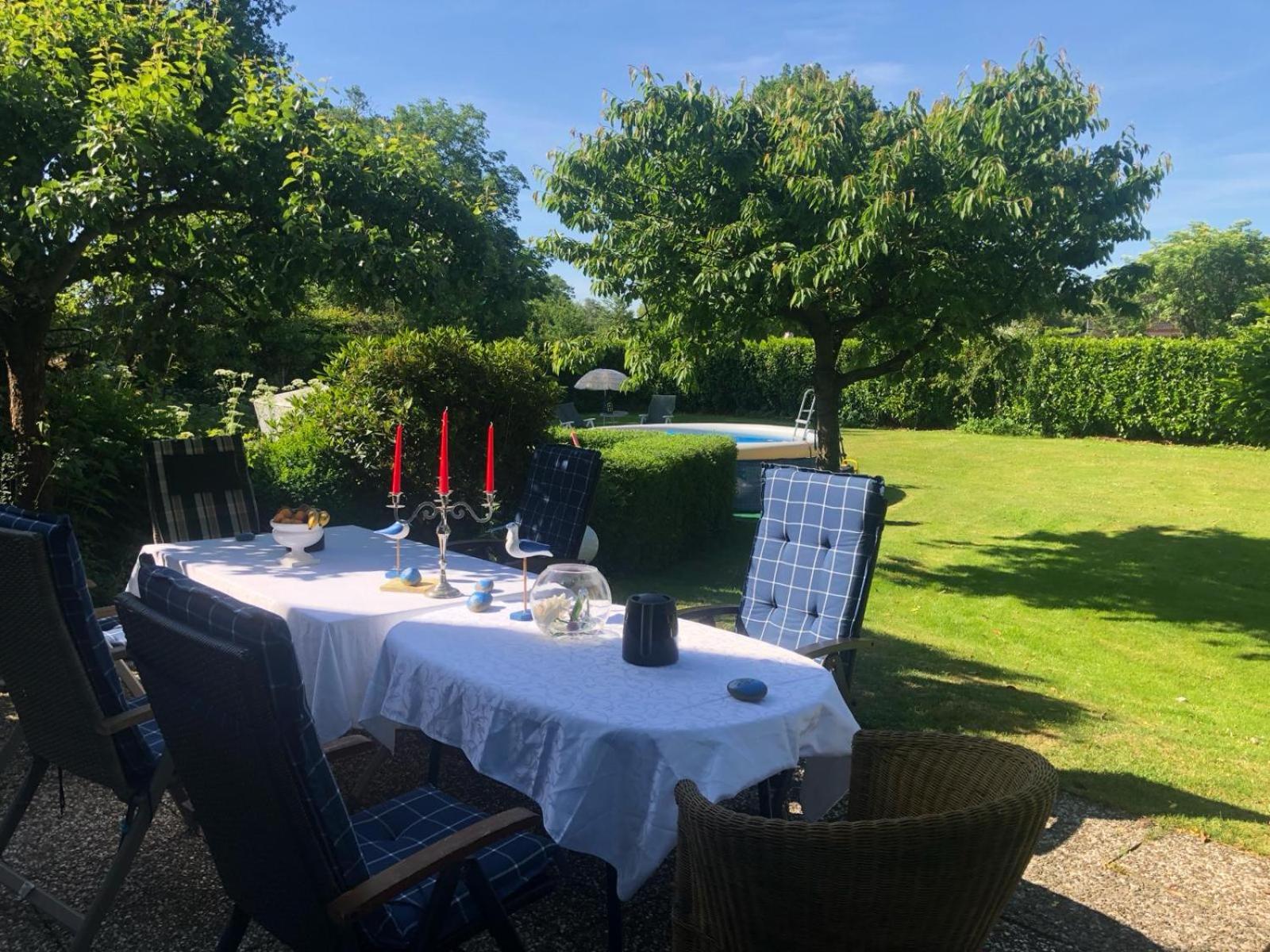 Luxus-Landhaus Nordsee, Sommer-Pool, Kaminofen, große Terrasse, Grill, 2 Schlafzimmer, Küche, Bad, WLAN,