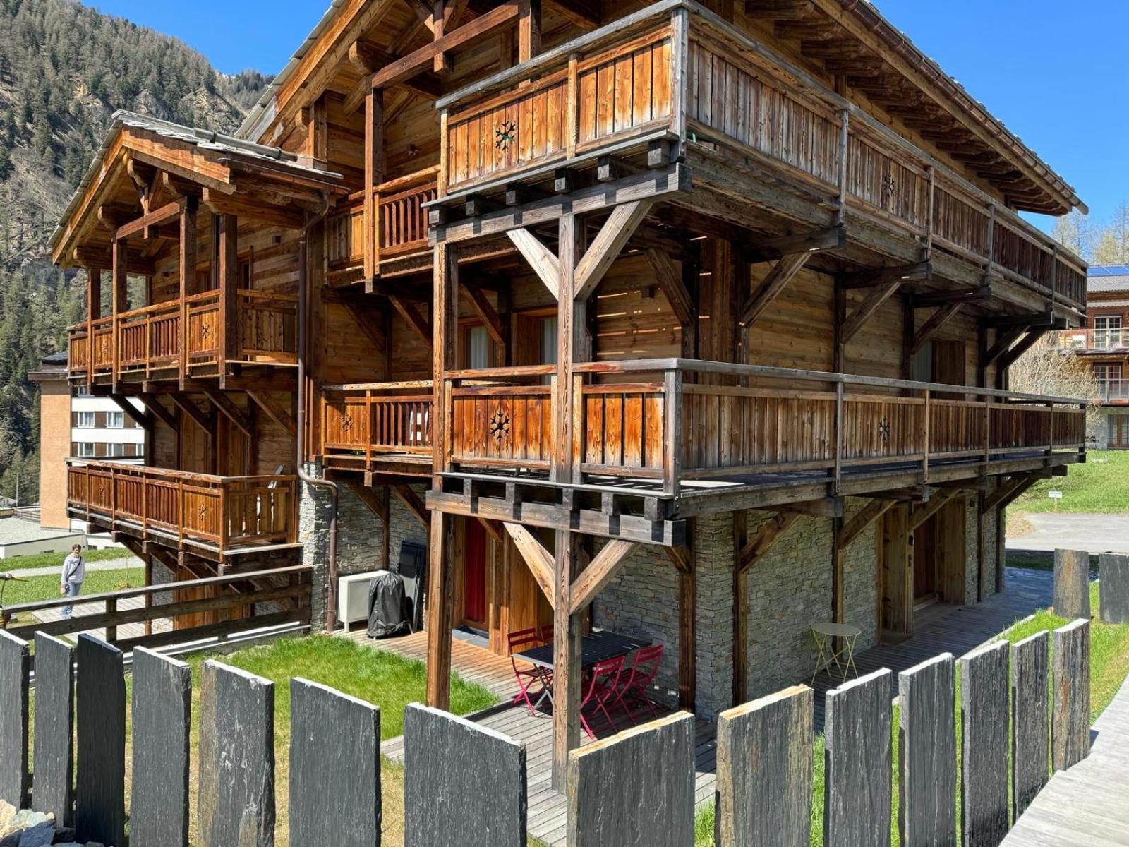 appartement avec jardin dans luxueux chalet view 2