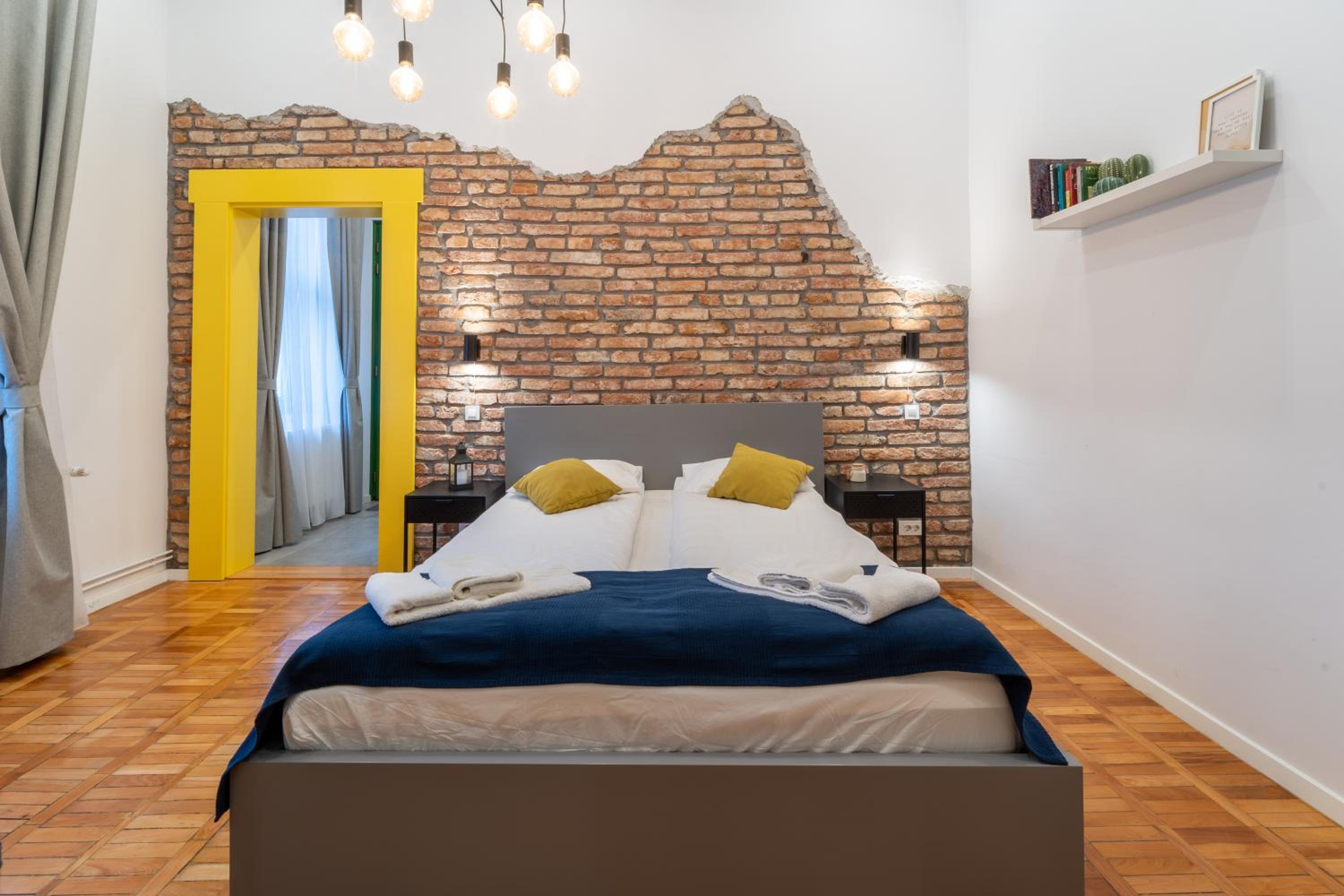5 star Luxury Studio-Old Town Center view 2