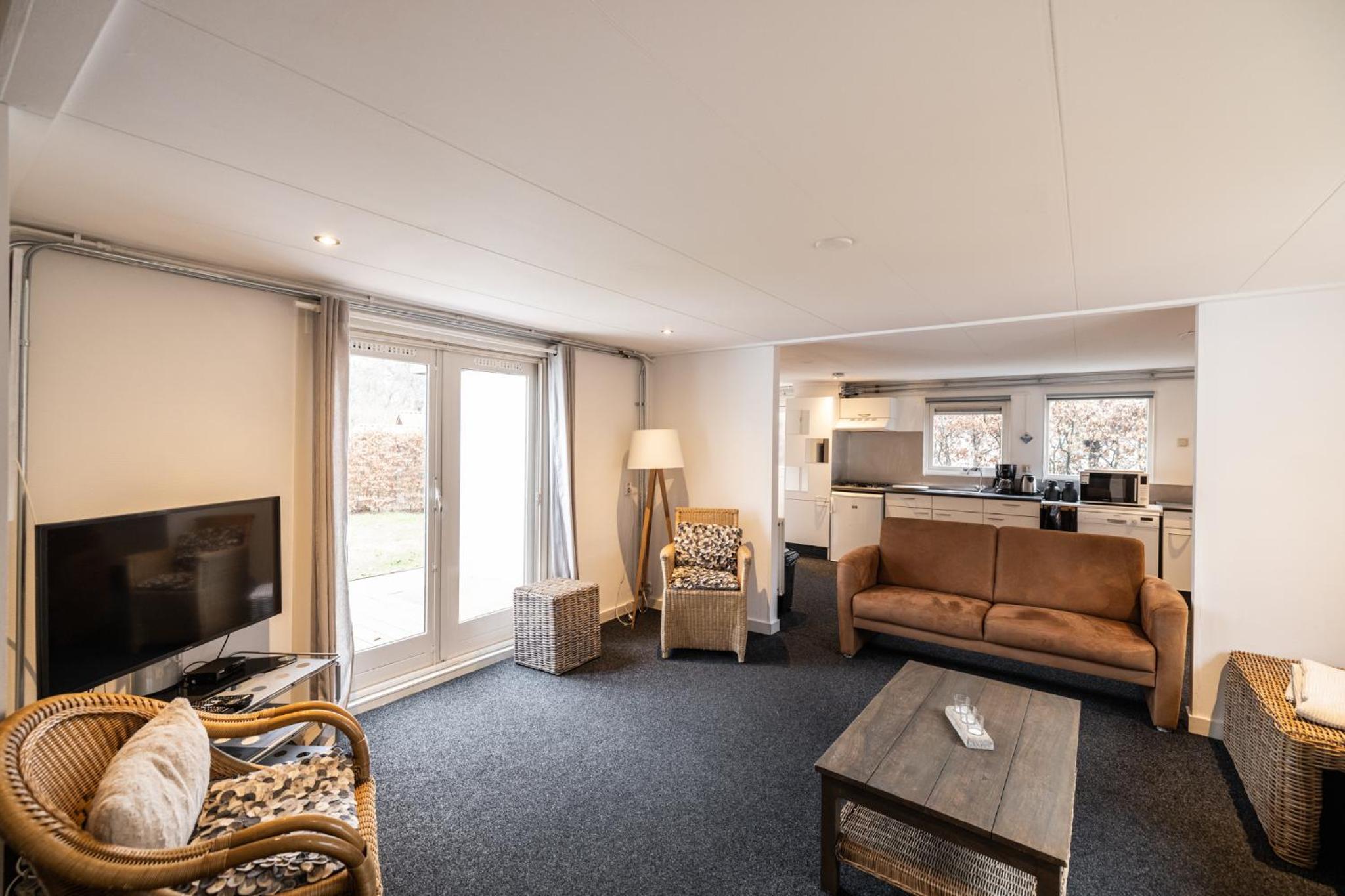 Familiehuis 20 - Gezellig, charmant & ruim voor 12 personen view 5