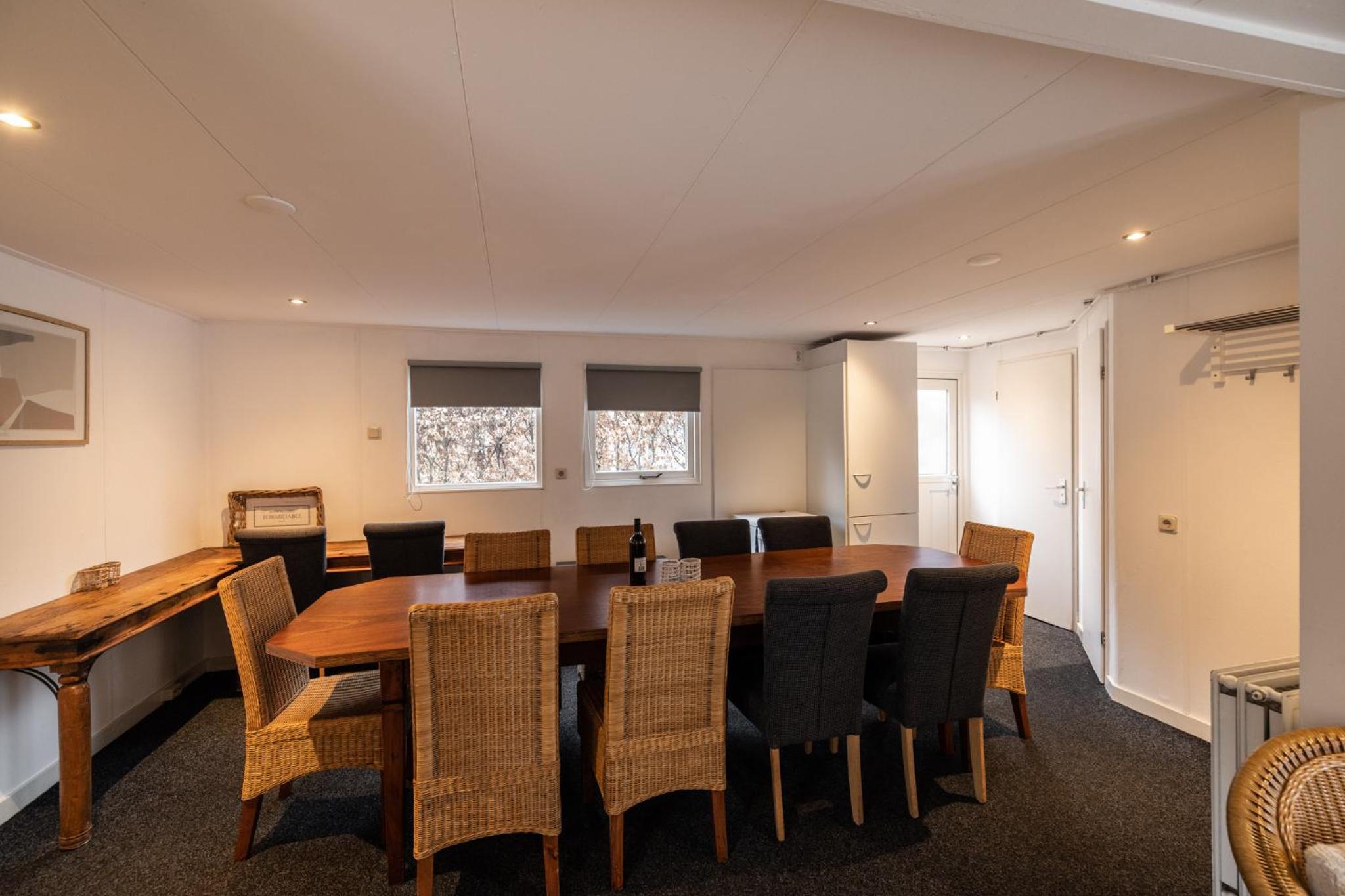 Familiehuis 20 - Gezellig, charmant & ruim voor 12 personen view 2