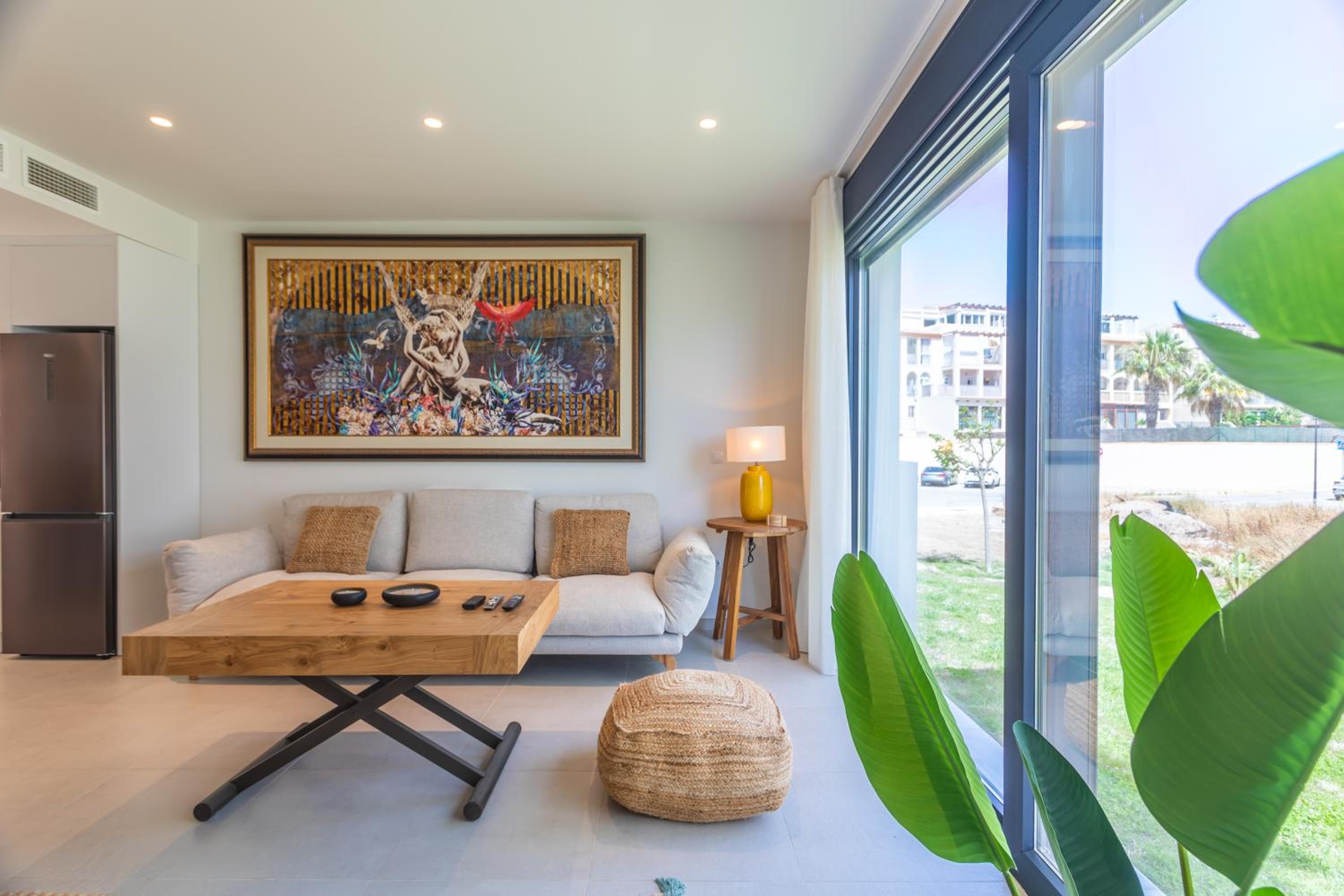 Spatious, Views, Terraces, Jacuzzi and WIFI - fibre view 4