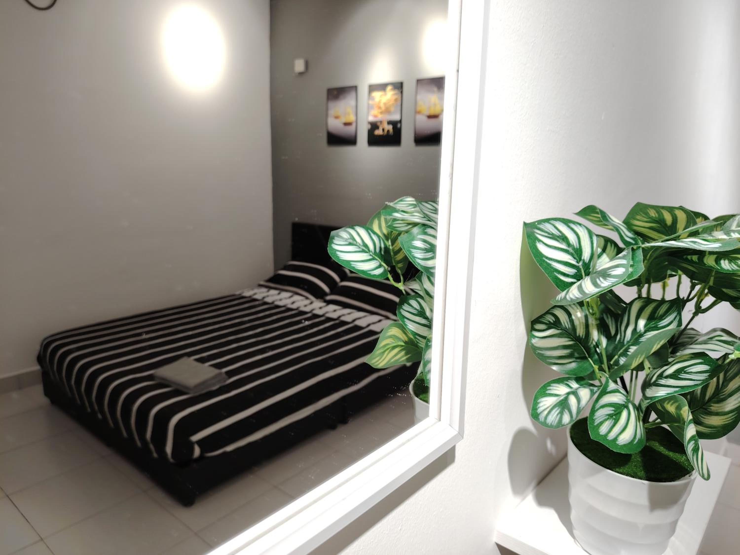 Maison Inn - Affordable Sleeps 6 to 13 near Tebrau AEON & Toppen