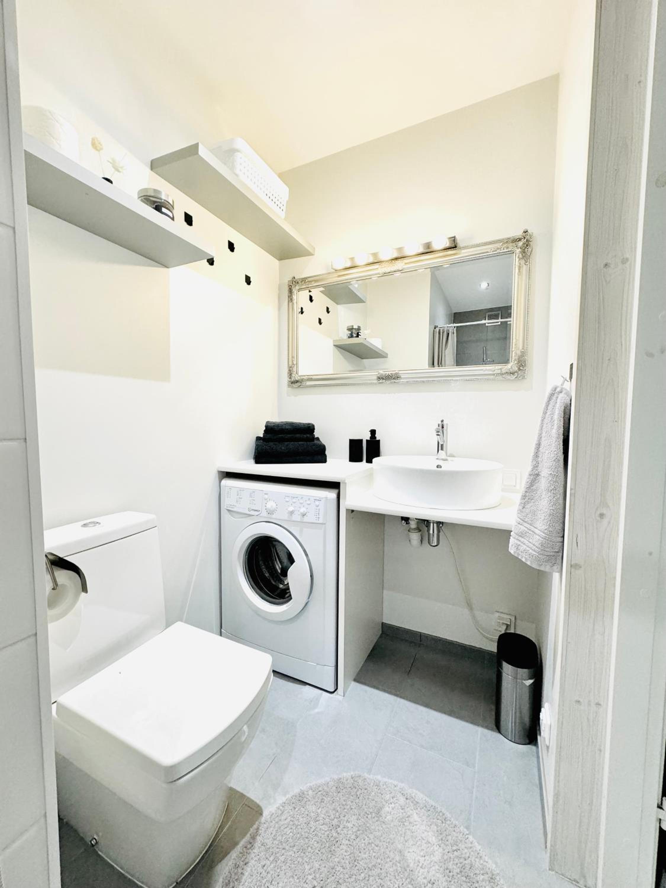 Peaceful Tulbi apartment - free street parking