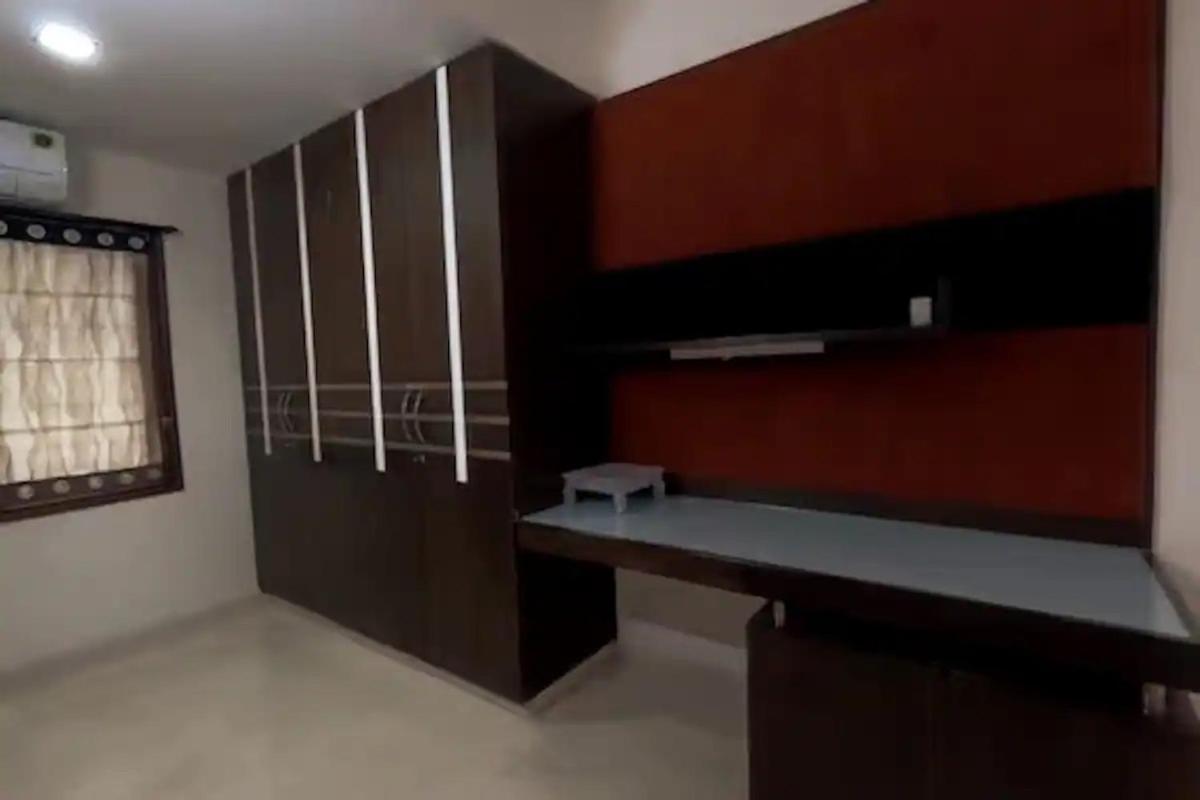 Elegant 3BHK Flat-Private Garden for Family view 5