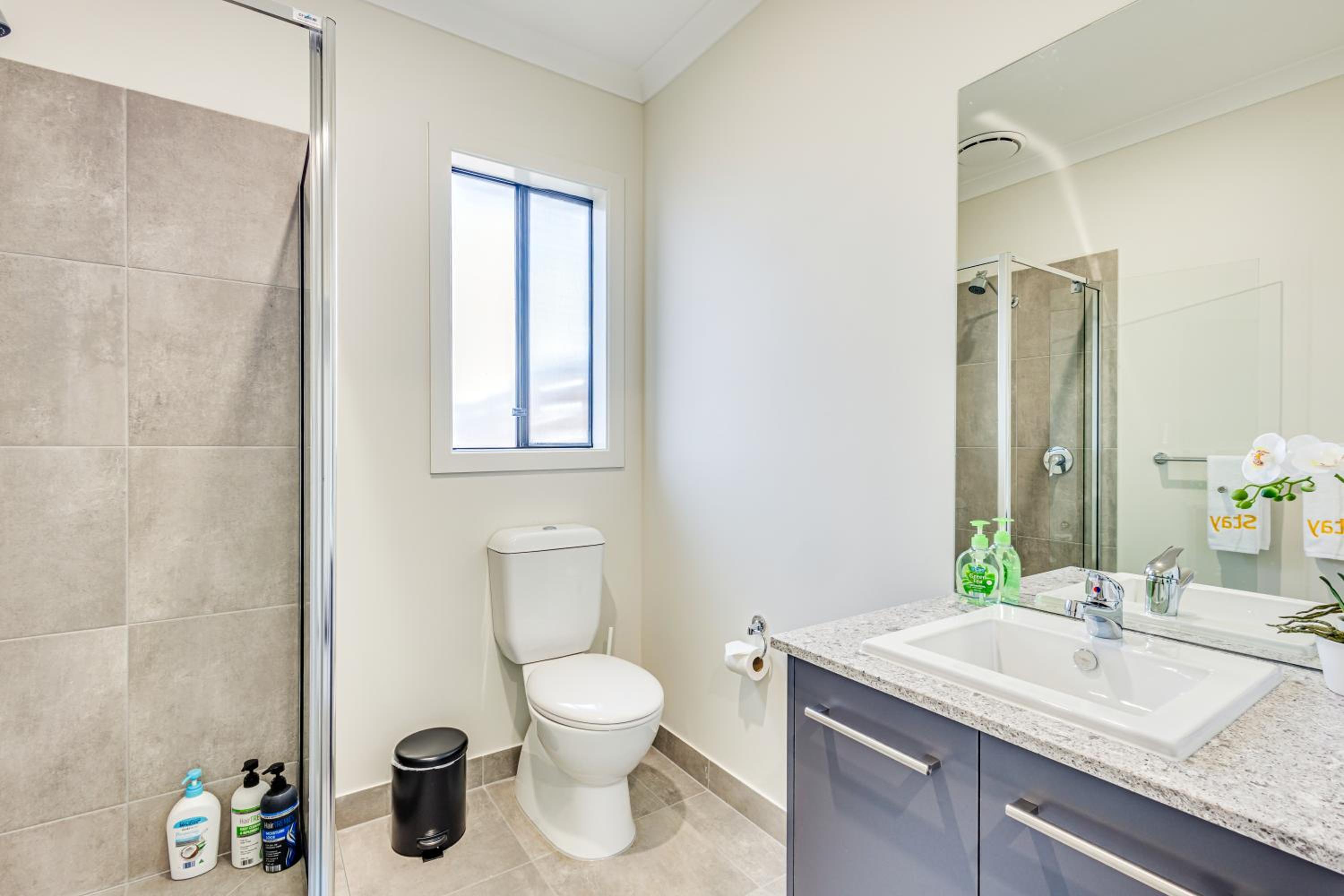 StayAU Charming 4BR Retreat in Wyndham Vale
