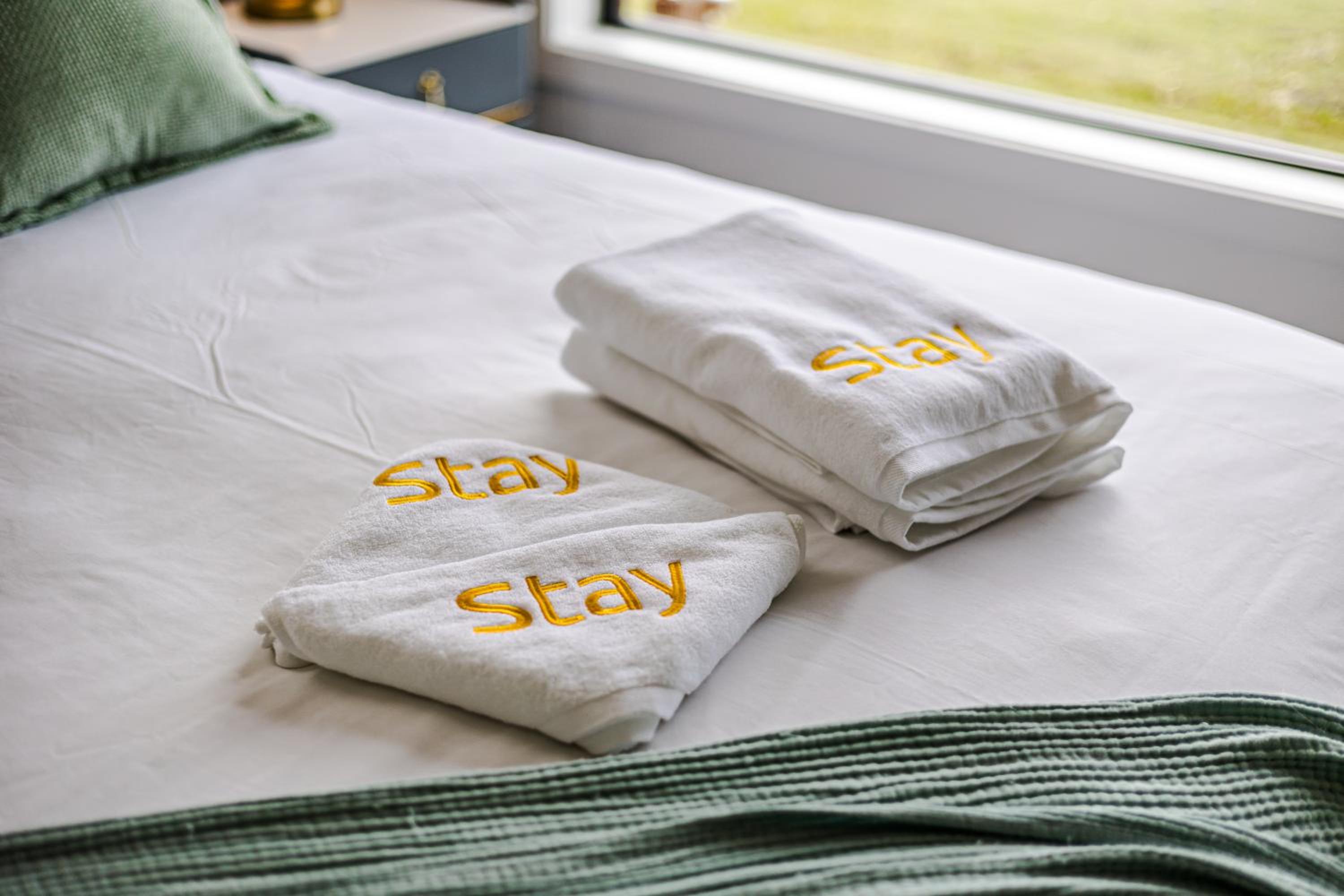 StayAU Charming 4BR Retreat in Wyndham Vale