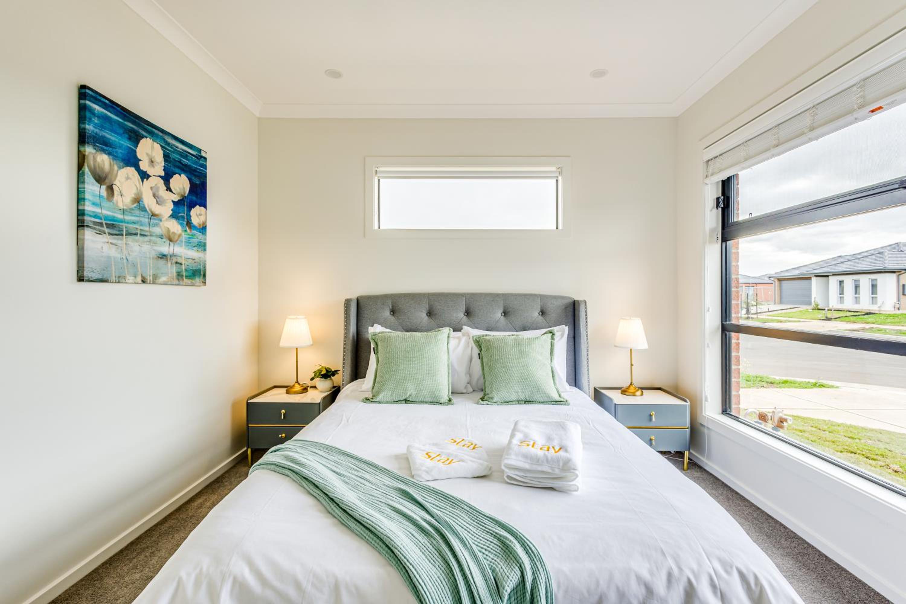 StayAU Charming 4BR Retreat in Wyndham Vale