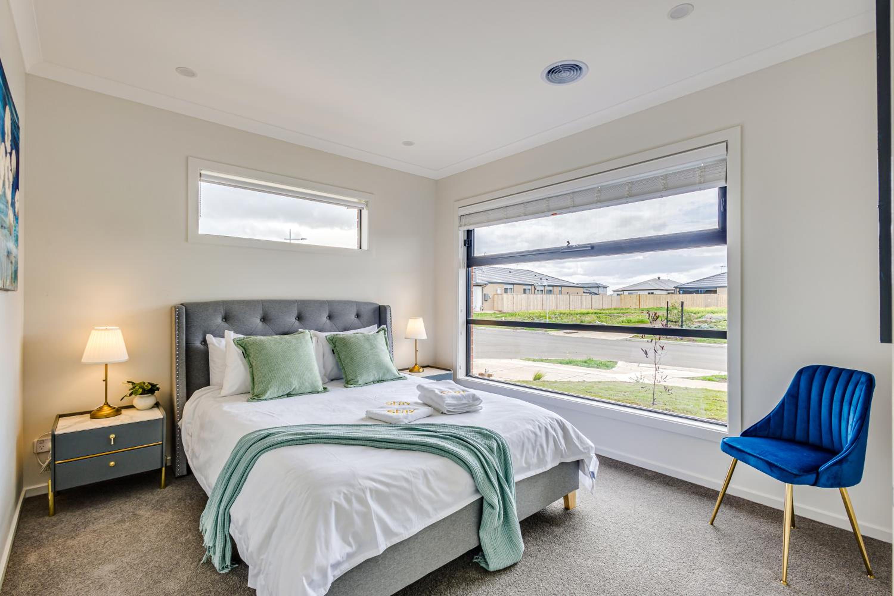 StayAU Charming 4BR Retreat in Wyndham Vale