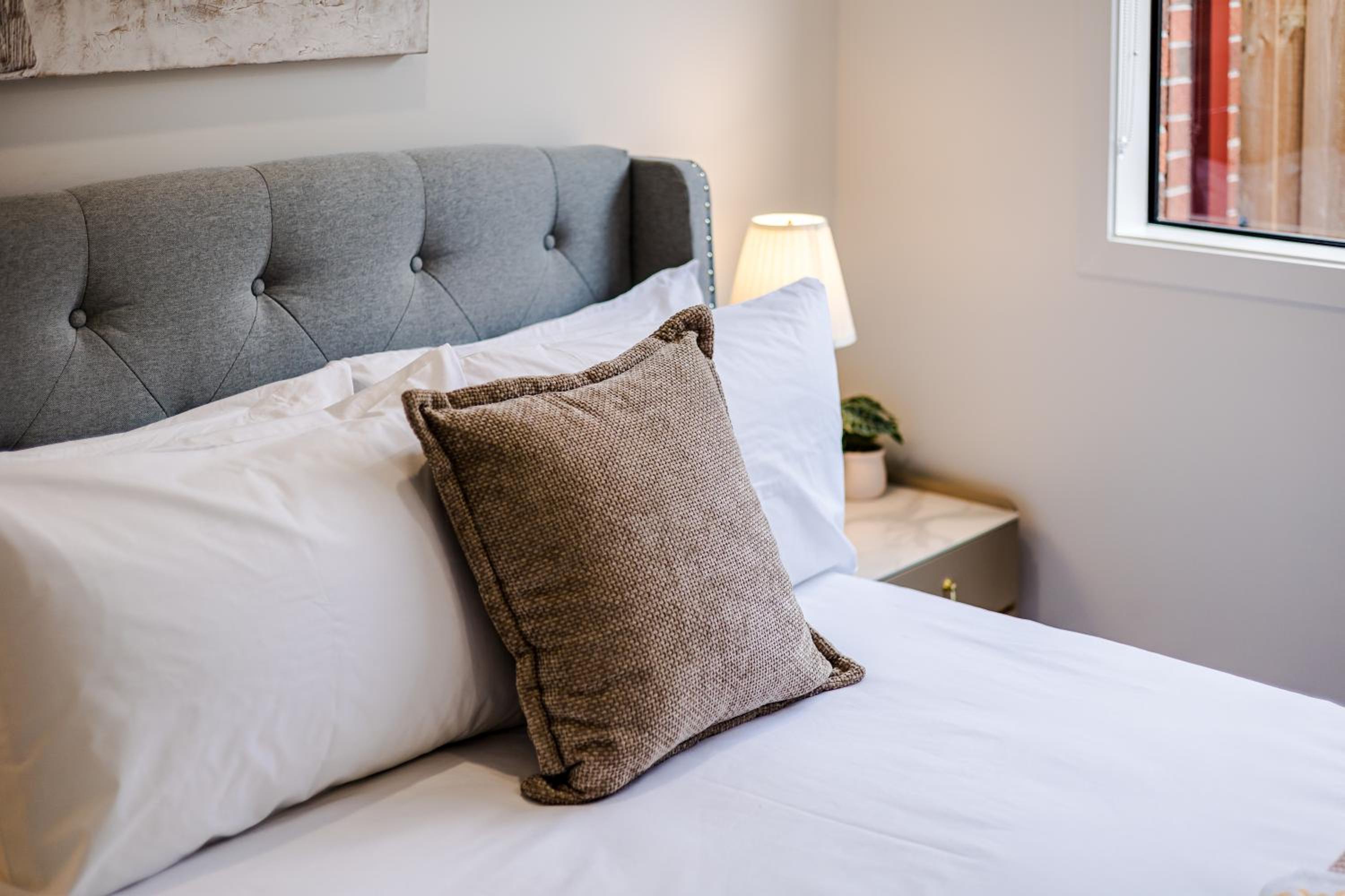 StayAU Charming 4BR Retreat in Wyndham Vale