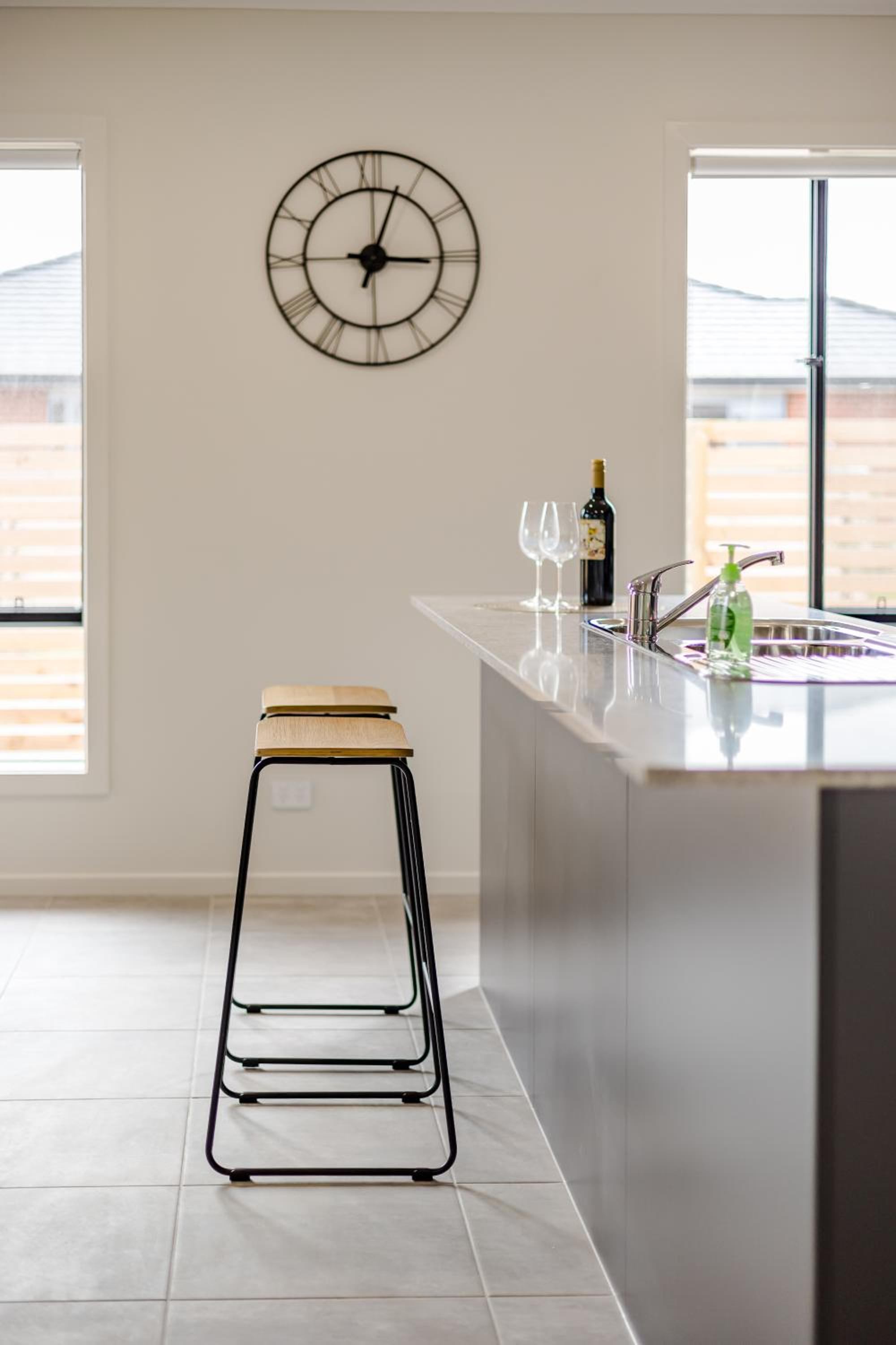 StayAU Charming 4BR Retreat in Wyndham Vale