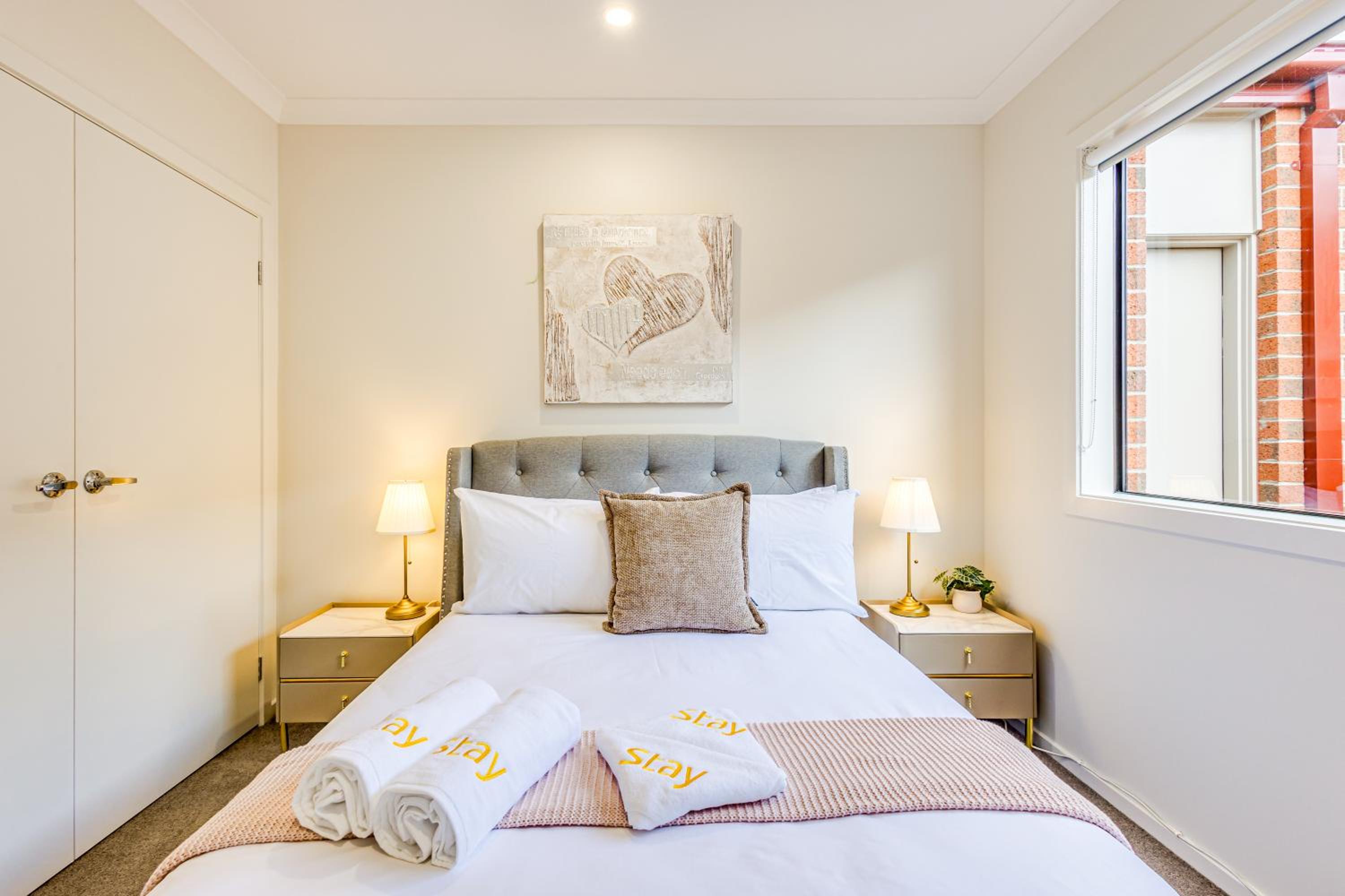 StayAU Charming 4BR Retreat in Wyndham Vale