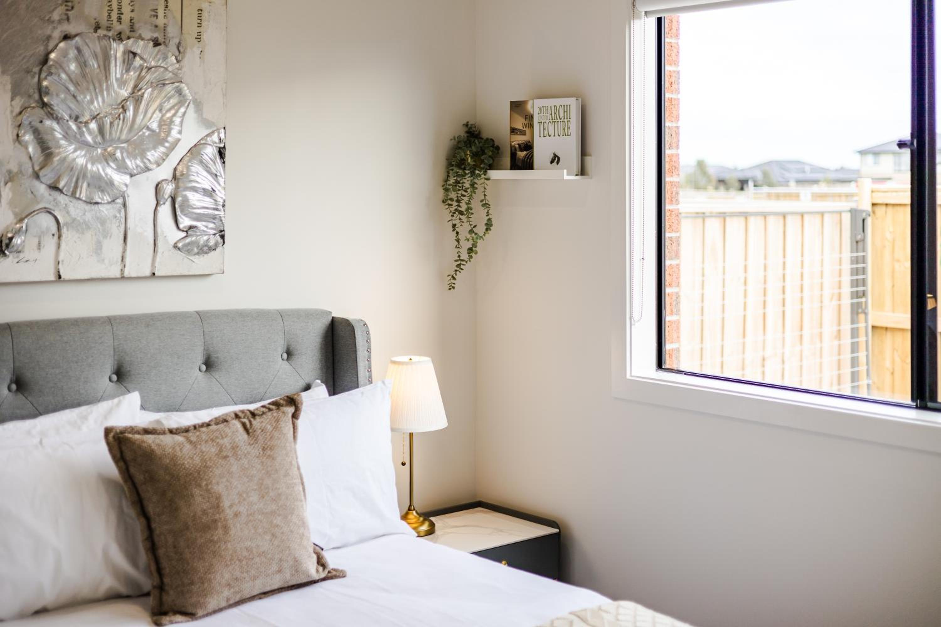 StayAU Charming 4BR Retreat in Wyndham Vale
