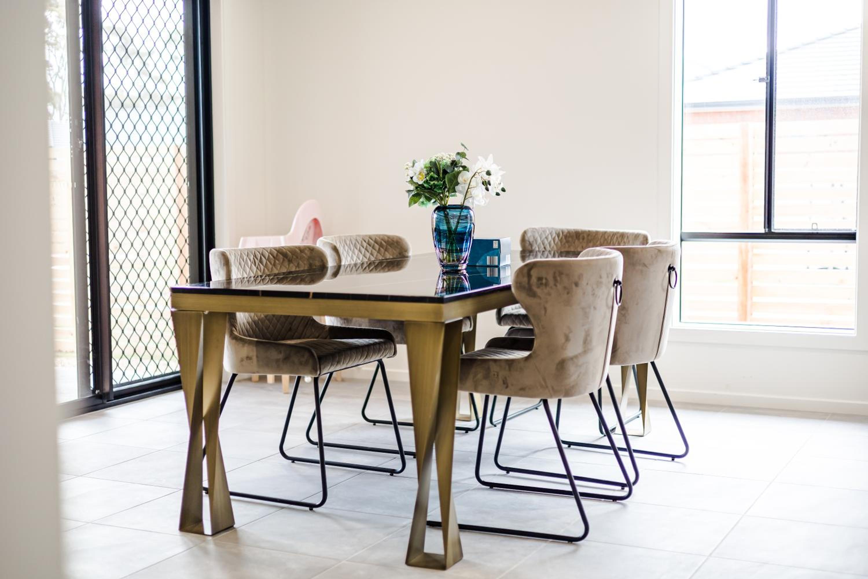 StayAU Charming 4BR Retreat in Wyndham Vale