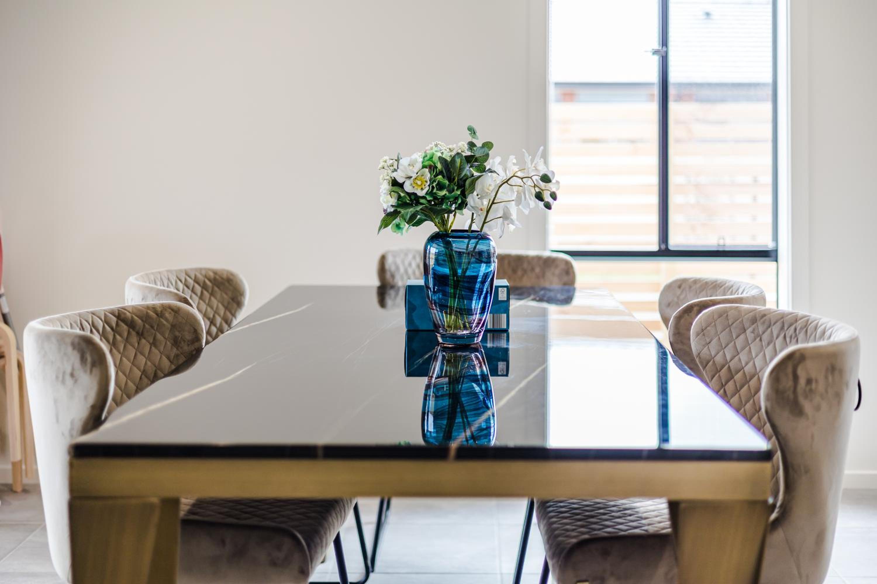 StayAU Charming 4BR Retreat in Wyndham Vale