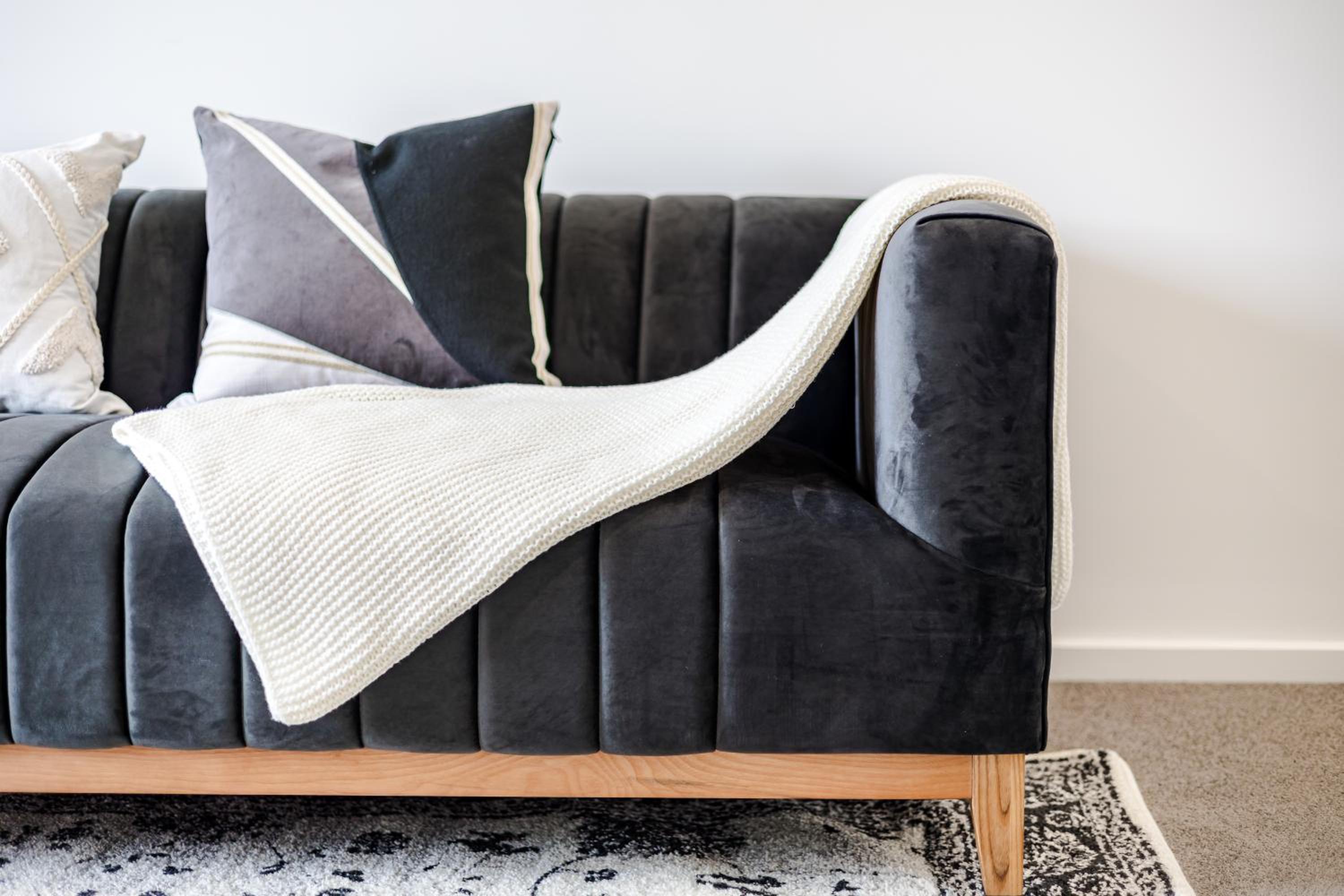 StayAU Charming 4BR Retreat in Wyndham Vale
