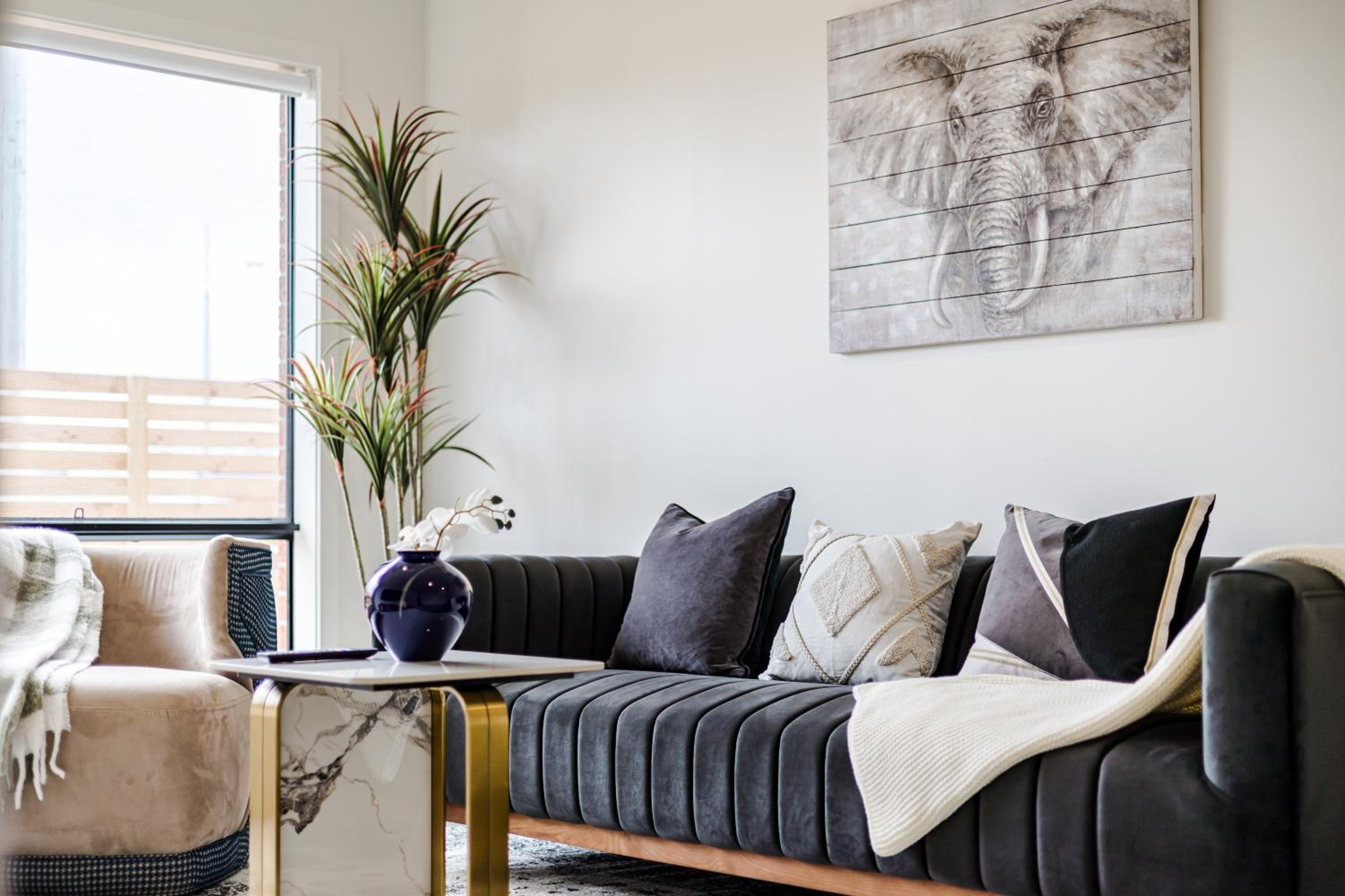 StayAU Charming 4BR Retreat in Wyndham Vale